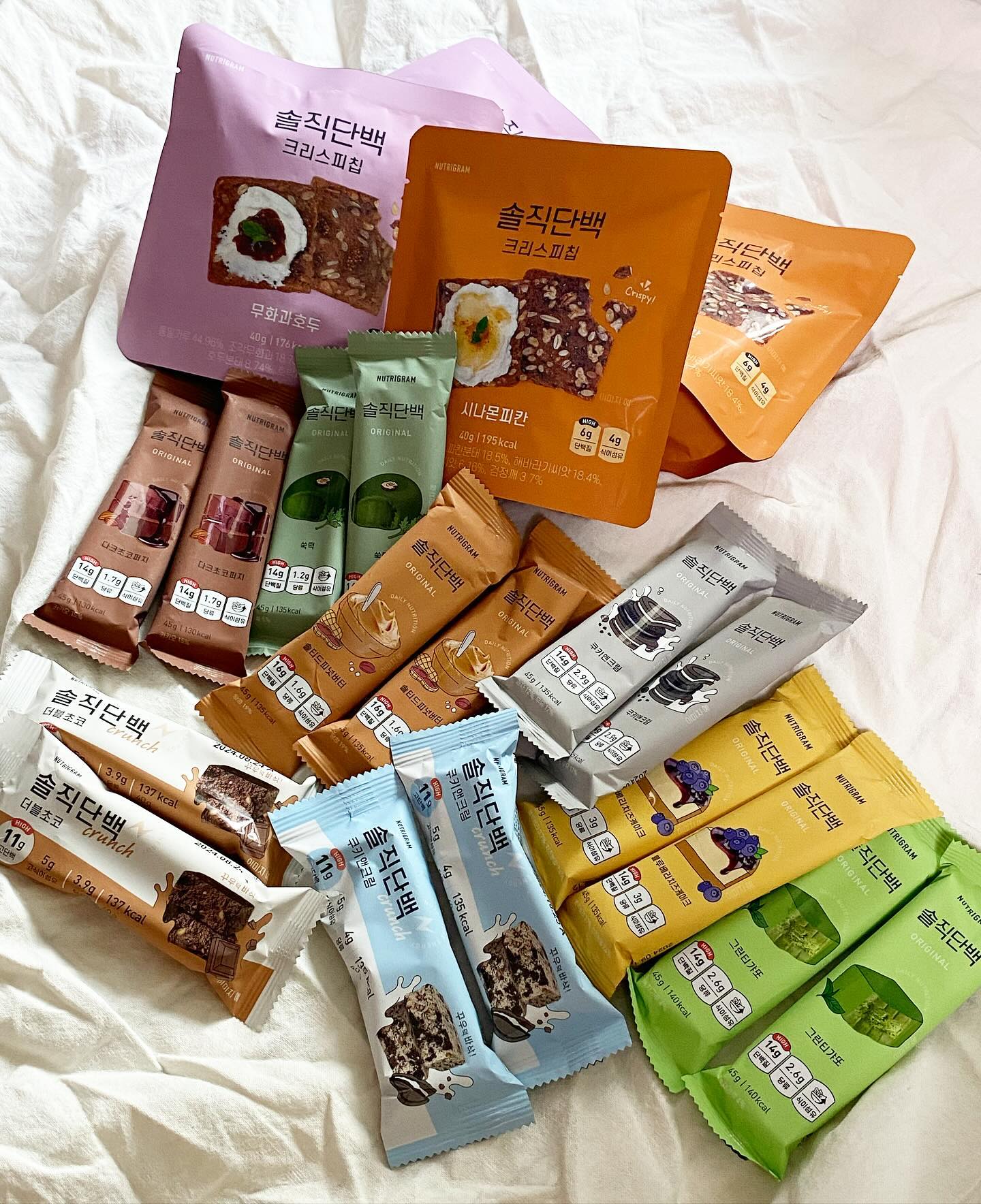 #협찬 x nutrigram_ng 

 높은 단백질 함량인데 속세의 맛을 경지로 끌어올린 뉴트리그램! 맛도 신기한게 많아. 결정장애한테 어려울 수 있을 만큼!
 당류는⬇️ 맛은⬆️
 새해 선물로 뉴트리그램에서 뉴포터즈 6기를 시작해 행복해 💪🏿₍ ᐢ. ̫ .ᐢ ₎💪🏿 정말 맛있는 단백질바, 단백질칩! 이미 열자마자 먹어봤는데 앉은 자리에서 다 먹을뻔 ( ᴗ_ᴗ̩̩ )...
 새해에도 건강한 습관으로 꾸준하게 안 다치고 운동하길!

#뉴트리그램 #솔직단백 #뉴포터즈6기