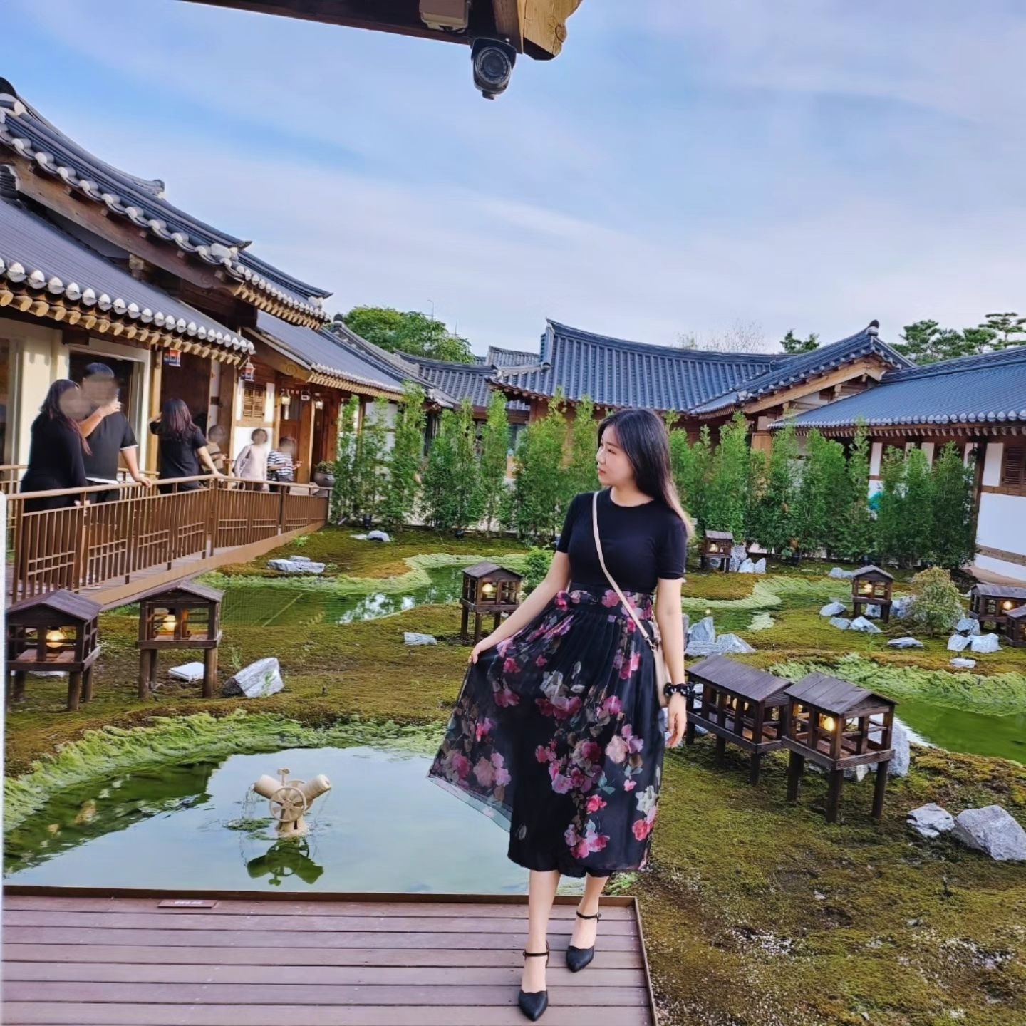 한옥카페 왔으니 생활한복 입어줘야지