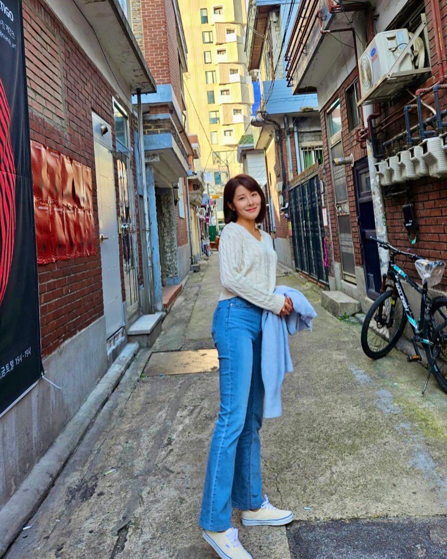 이런게 성수동 감성이지라며 찍어주는 우리뽀 많이 사랑해 오랑해 육랑해💓
#핫플뽀개기 연휴마무리 아쉽지만 기쁘게 보내줘볼게 아 근데 늦잠 못자능거 너무 아쉽다고🥹 #k직장인 우는중