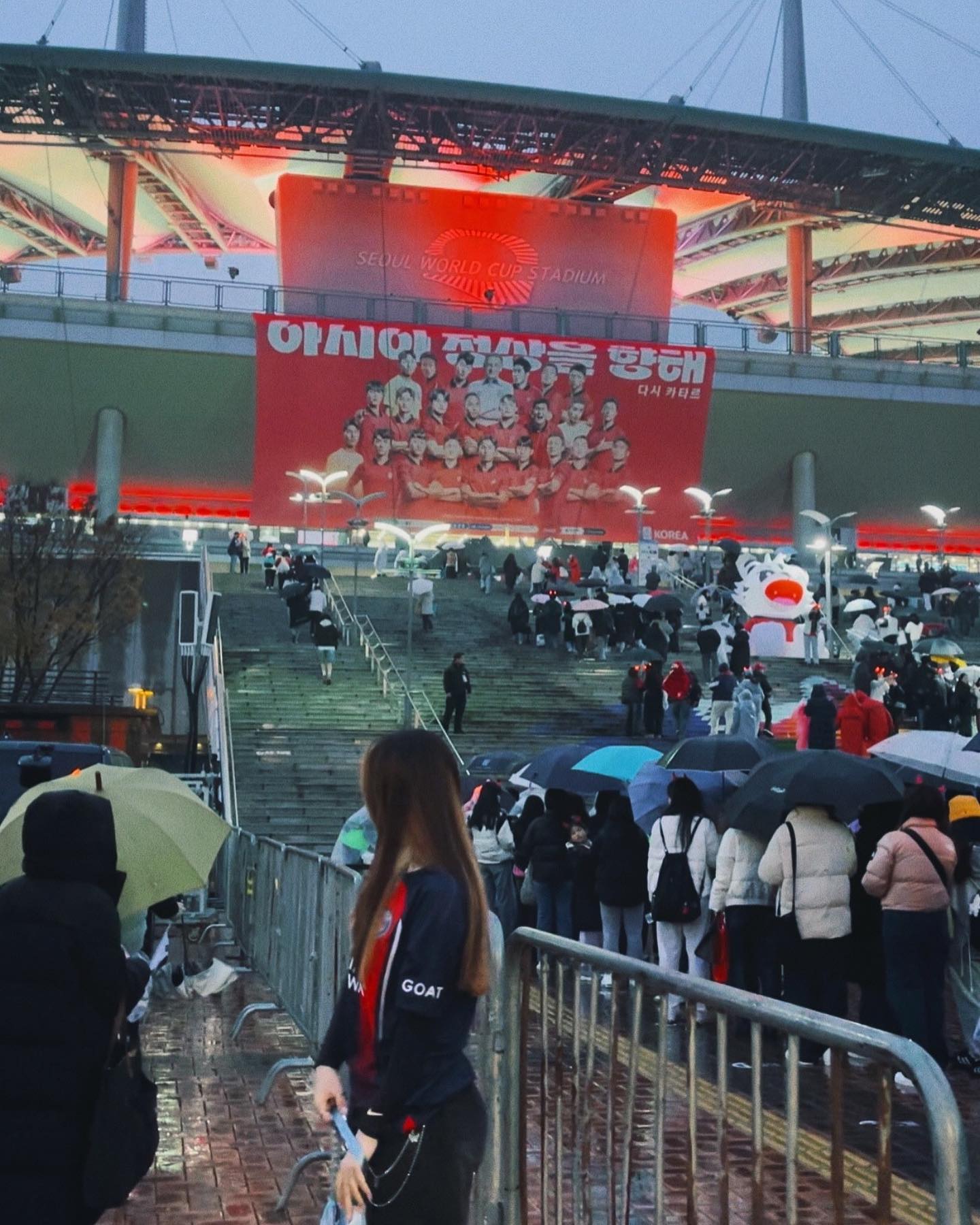 23.11.16 대한민국 5:0승리!🇰🇷✨
항상 멋진 선수님들 직관하면서 항상 좋은 하루하루를 보냈어요! 16일 오늘 하루도 정말 너무 행복한 하루였습니다! 강인선수 정말 멋지세요! 골도 축하드려요!💙 앞으로도 쭉 건강하고 부상없고 행복한 경기만 있었으면 좋겠어요! 항상 응원할게요! 강인오빠! 그리고 모든 선수님들!🇰🇷🤍🤍
#이강인 #이강인골 #축구선수 #축구국가대표 #서울월드컵경기장 #축구 #축구직관