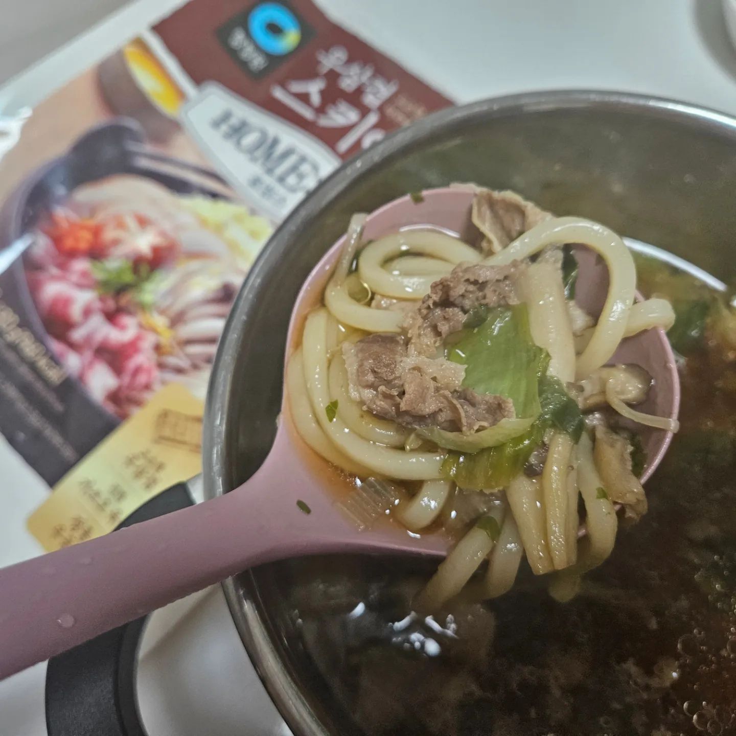 #협찬 #호밍스 #청정원호밍스 #호밍스가맛있더라 #호밍스신제품 #우삼겹스키야키 #소고기전골 #전골요리 #스키야키 #저녁메뉴추천 #밀키트추천 #요홍쓸

쌀쌀해진 날씨에 생각나는 뜨끈한 국물😍
오늘 저녁은 호밍스 우삼겹 스키야키🌟