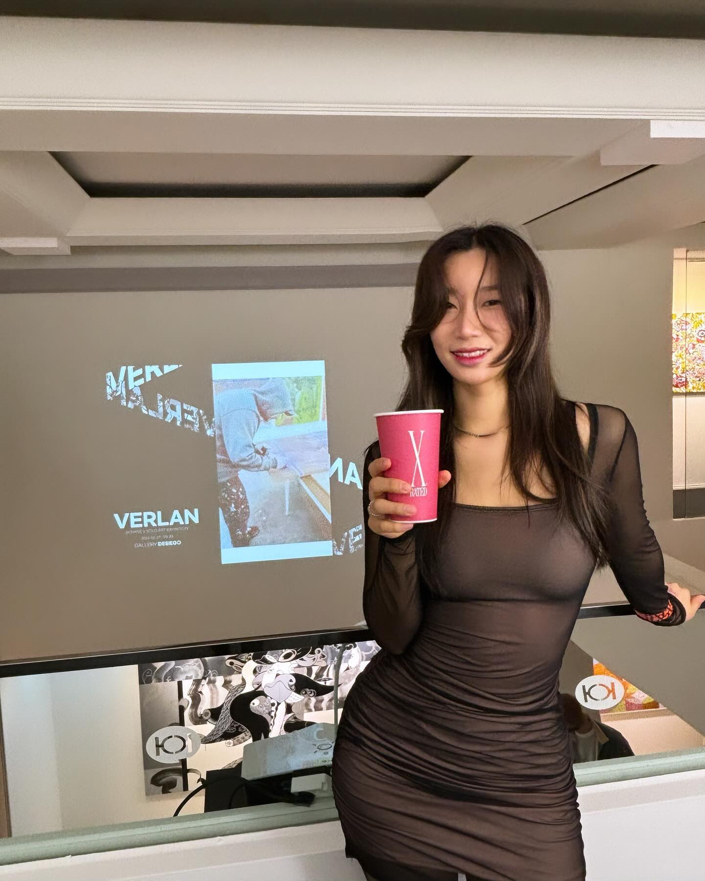 데시에고 갤러리 boyane1984의 전시 오프닝 파티에 다녀왔습니다🥂 

버번 위스키 wildturkey 와 xrated_liqueur 가 함께 해서 더 신났던🫶

바쁜 와중에도 이런 하루는 즐겁다구요!😆🩵