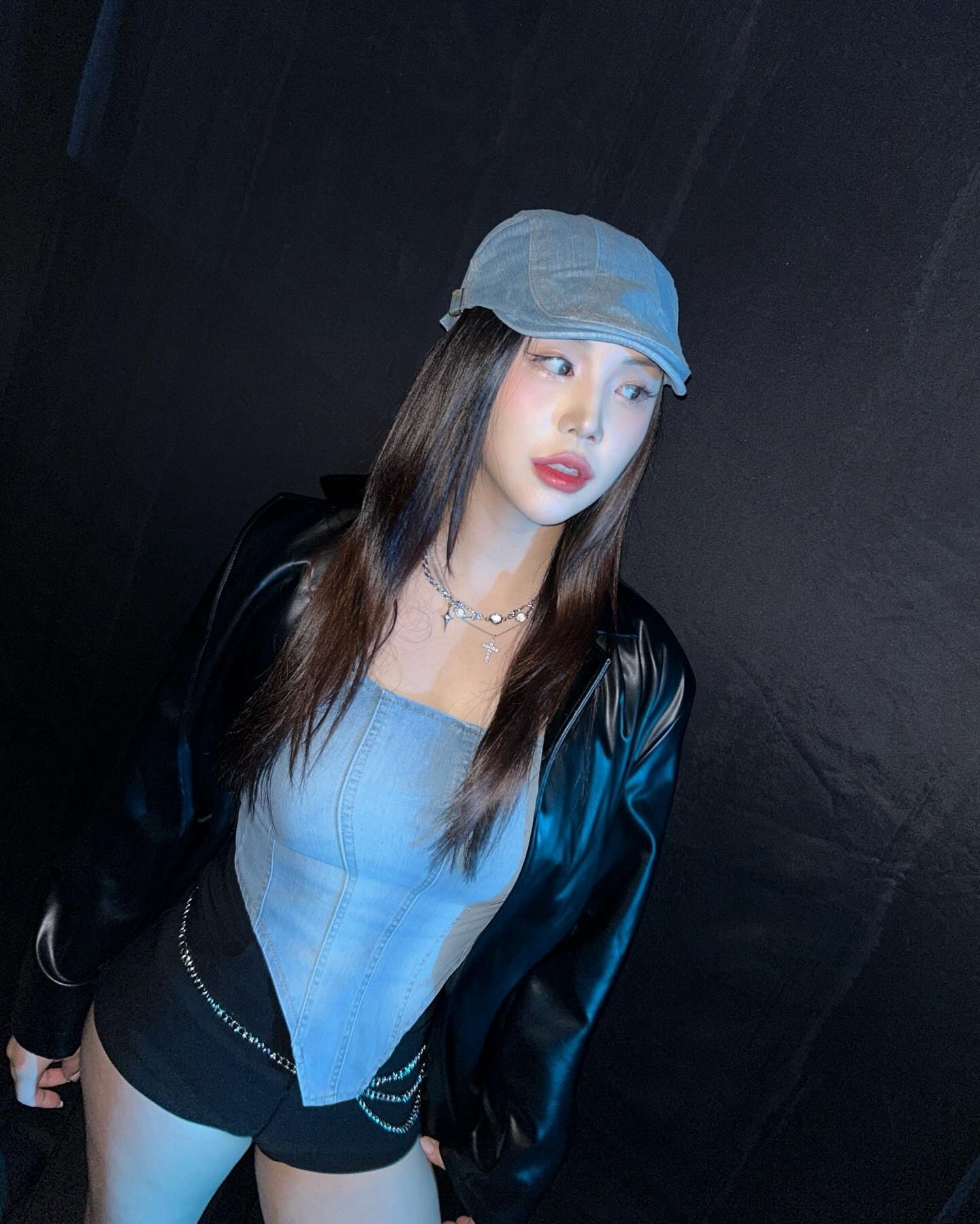 dopedance_studio 
벌써 5번째 함께한 도프 쇼케이스ㅎㅎ
함께 한 서영이 나린이 나경이 보윤이 아라 채원이 그리고 든든한 지원군인 세라언니랑 리나!! 다들 너무너무 고생했고 빡쎈 안무 멋지게 소화시키느라 고생해따🤍🫶🏻🫶🏻 민갱스터 팀 최고❤️‍🔥❤️‍🔥❤️‍🔥