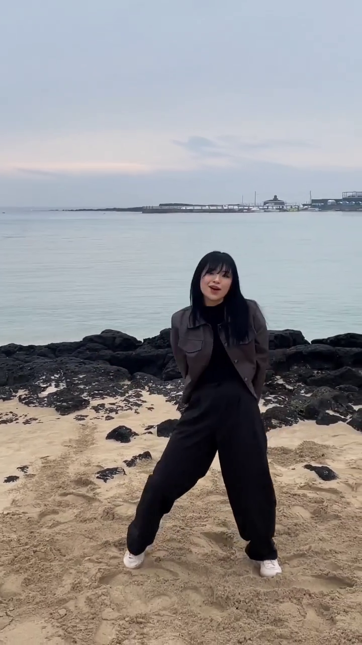 오전 7시 기상+모래지옥+비바람
대환장 파티 how deep?

#jeju #howdeep #dance #dancer #ootd #제주도 #바다