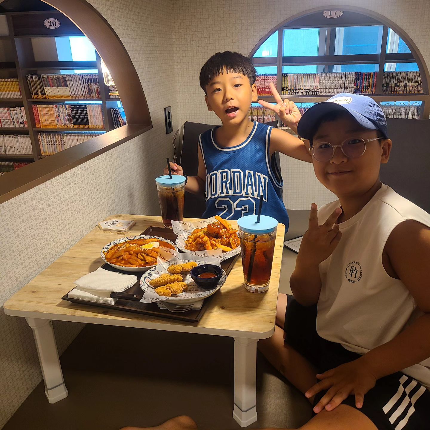 #신세계벌툰
.
만화방?게임방?#벌툰
맛집이다^^ 다맛있음.어제도 오늘도 출근
메뉴가 너무 많아서 언제다 먹어보나~^^ 
초딩델고 놀러오기 좋음