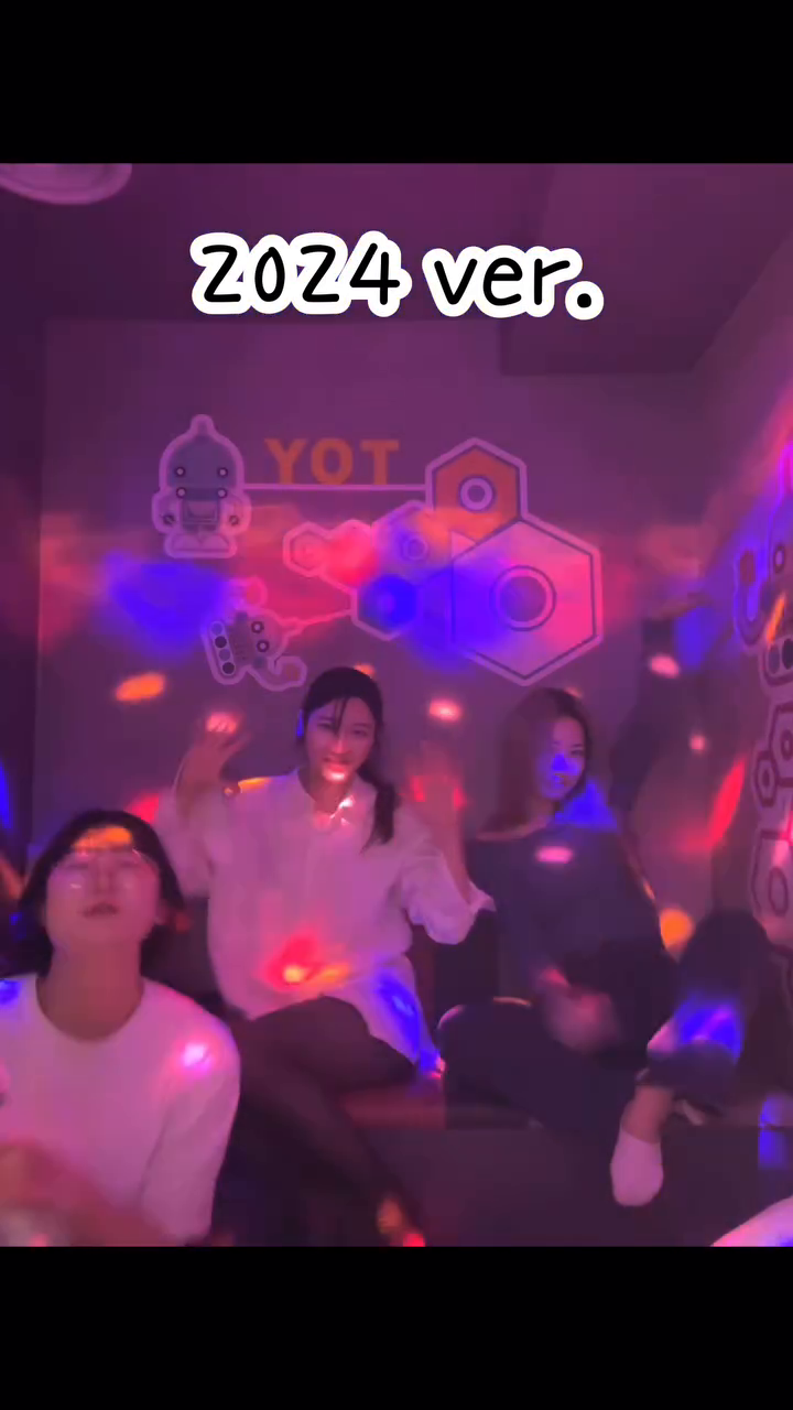 2019ver VS 2024ver
어느 합이 더 잘 맞나용~~~!??

제가 봤을 땐 변함없는 합이네요😆
막내 동생은 제가 교육 좀 시켜와야겠어요
따라와박가으니!!👊
궁디팡팡해줄래😆😆 넘 귀여워....
둘 덕에 너어어어무 웃어서 배꼽찾아요~~~ 
.
.
.
#세자매 #이렇게놀아요 #막내놀리기