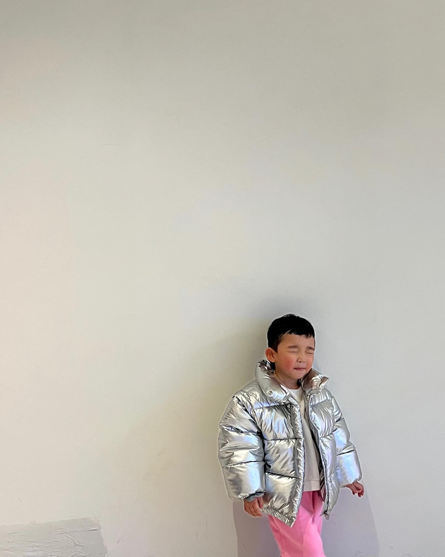 더우면 홍조 올라오는게 꼭 나를 닮아가지구,,
귀여워 죽것네 🤍🤍