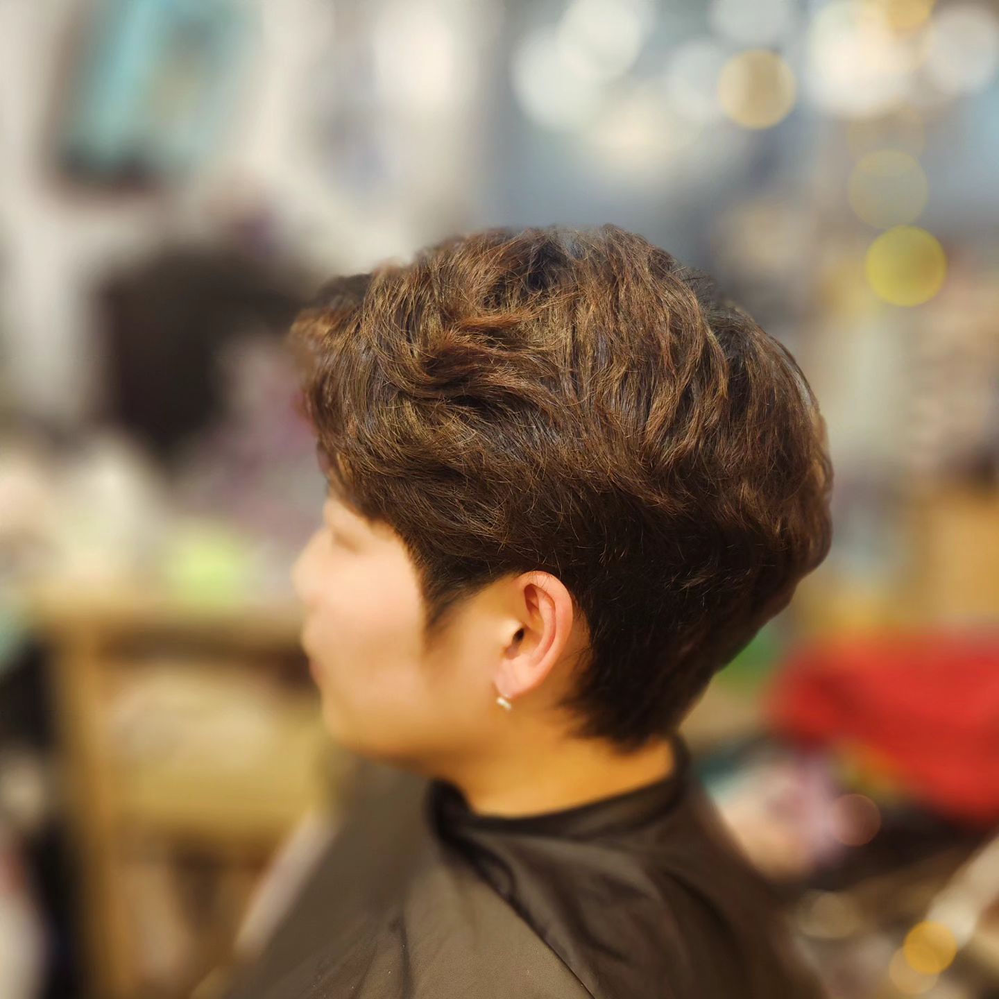곱슬 펌 한달 후 
다듬기 + 네이프다운펌 + 밝은갈색
털어말리기 -.
.
.
.
.
#네추럴펌 #네이프다운펌 #7레벨브라운 
#여성숏컷 #숏컷펌 #루씨헤어 
어떡하면 위치검색에 루씨헤어가 나오는가 ㅎㄷㄷ
아직도 염색스토리연만 나오네 ㅠㅠ
힝구리둥둥~~~~