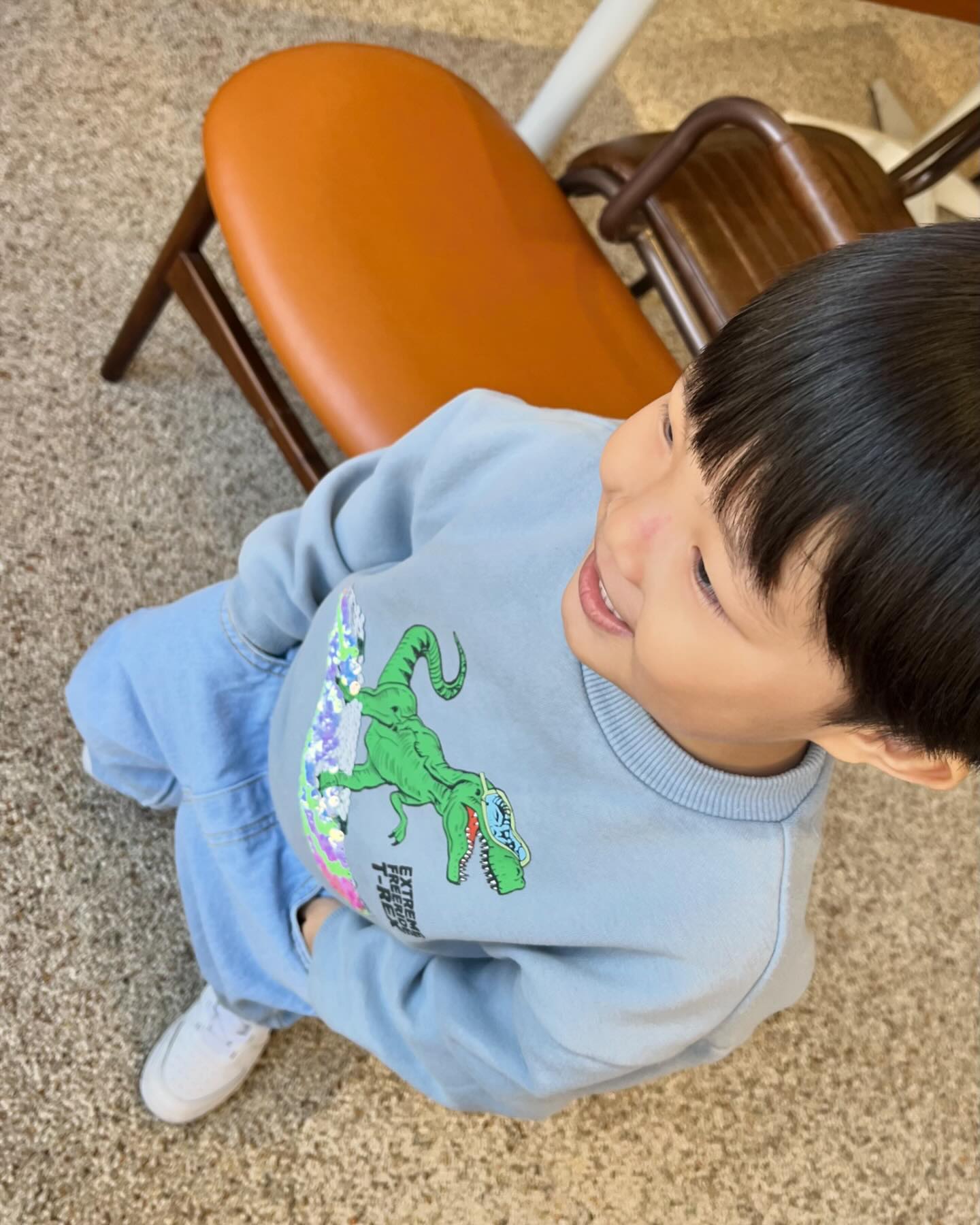 예뻐해주면 사랑받는 걸
너무 잘 아는 만3세

희원이모도 매일 보고 싶고
시하커피이모네도 또 오자고 한다

시하커피,크림소금라떼 뭐지...
이제 이것만 마신다👍🏻

#주말일상
#엄마랑이모랑
#아들스타그램
#공동육아