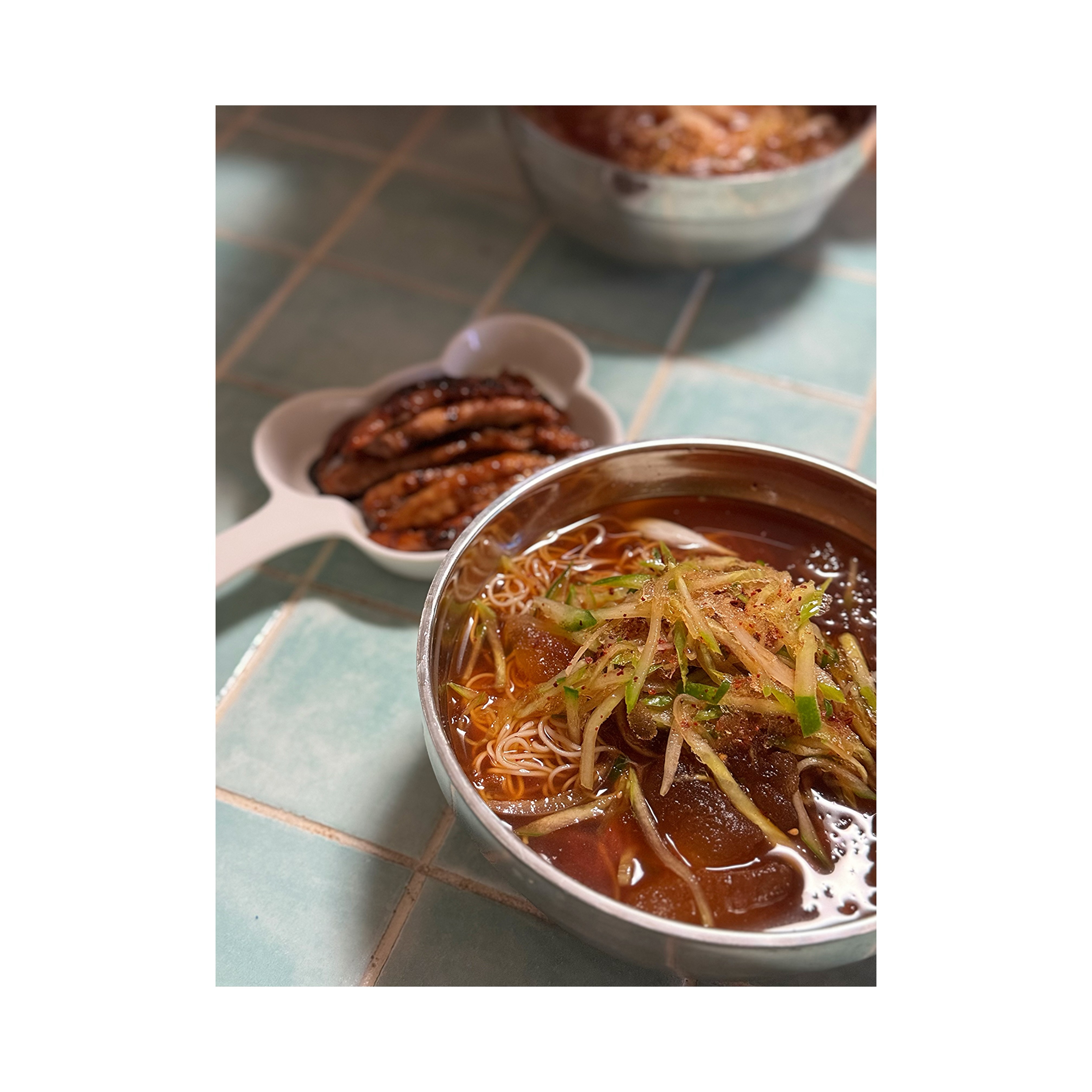 -
올여름은 아무래도,
-
냉면이랑 이 오이냉국수로 살아야할듯.
더워도 더워도 너무 덥구나..
작년에도 이랬었나?
빨리 가을겨울와라 ㅠㅠ
난 여름이 너무 싫어!