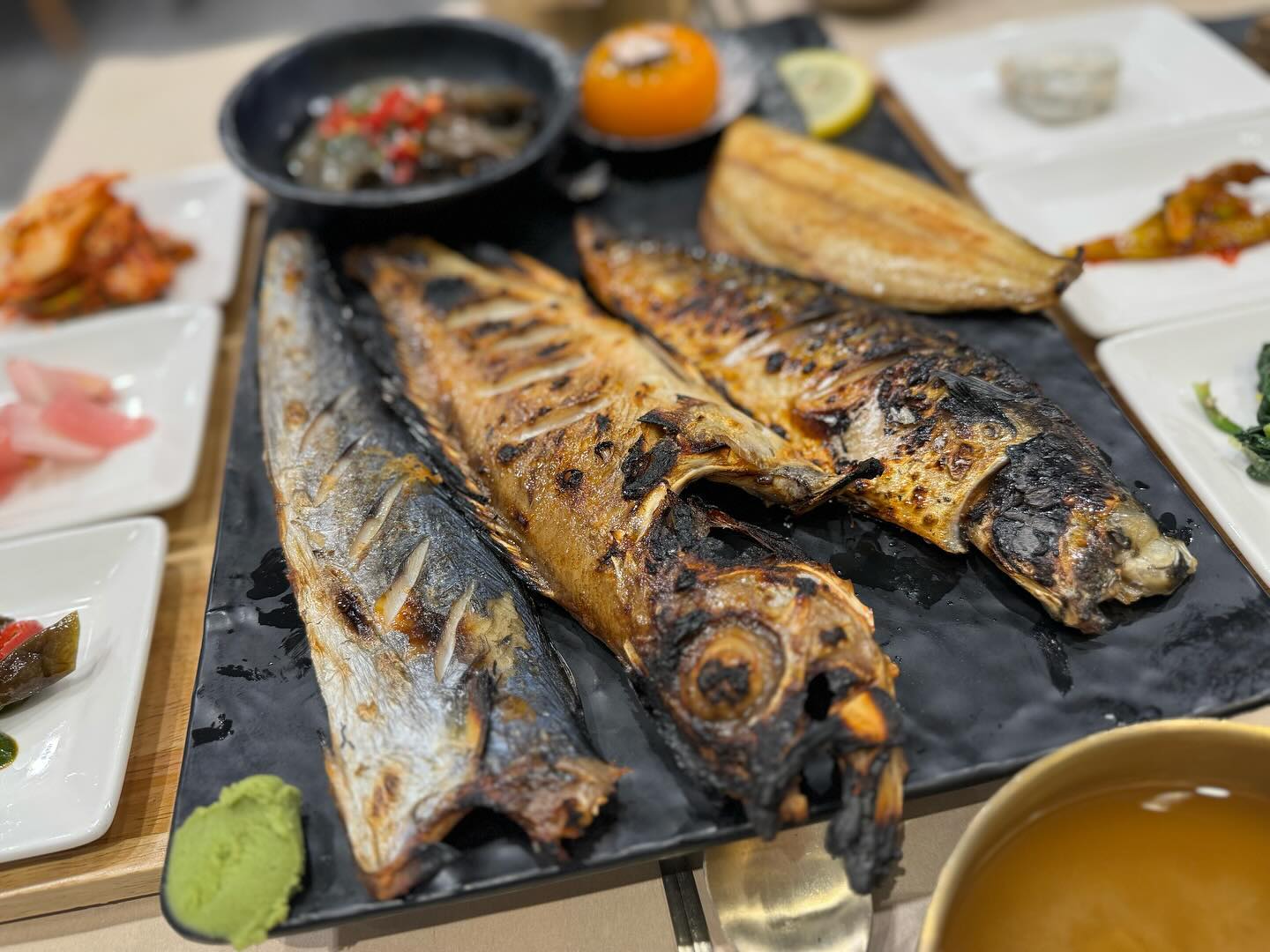 🍴상무지구 달빛에 구운 고등어
평범한 점심식사, 특별한 저녁식사 그 어떤 식사자리에도 어울리는 화덕에 구운 생선구이 맛집✨

#광주상무지구맛집#광주치평동맛집#달빛에구운고등어