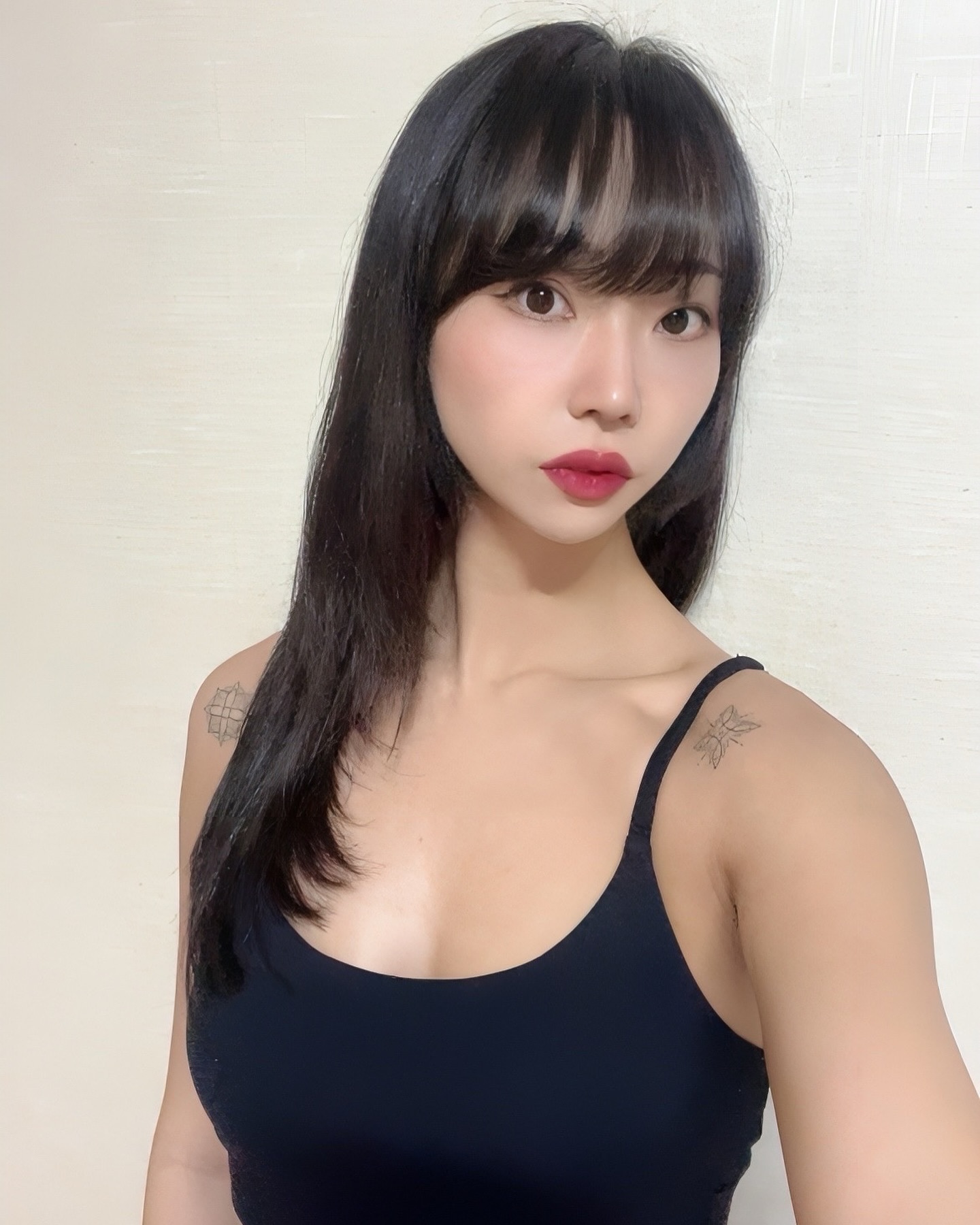 _
댕 춥네요 🥶🥶🥶
피드가 너무 조용해서 씻기전에 한장📸
낼부터 더 춥데요
이불 폭 덮어씌고 주무시고,
단디 끼려입고 출근하세요❤️‍🔥