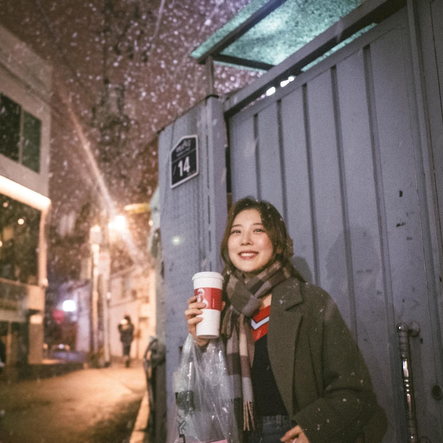 함박눈 퇴근길❄️🌨️
.
저를 보기 위해 소중한 시간 내어 주시는 모든 분들께 항상 감사하구 또 감사합니다🤍