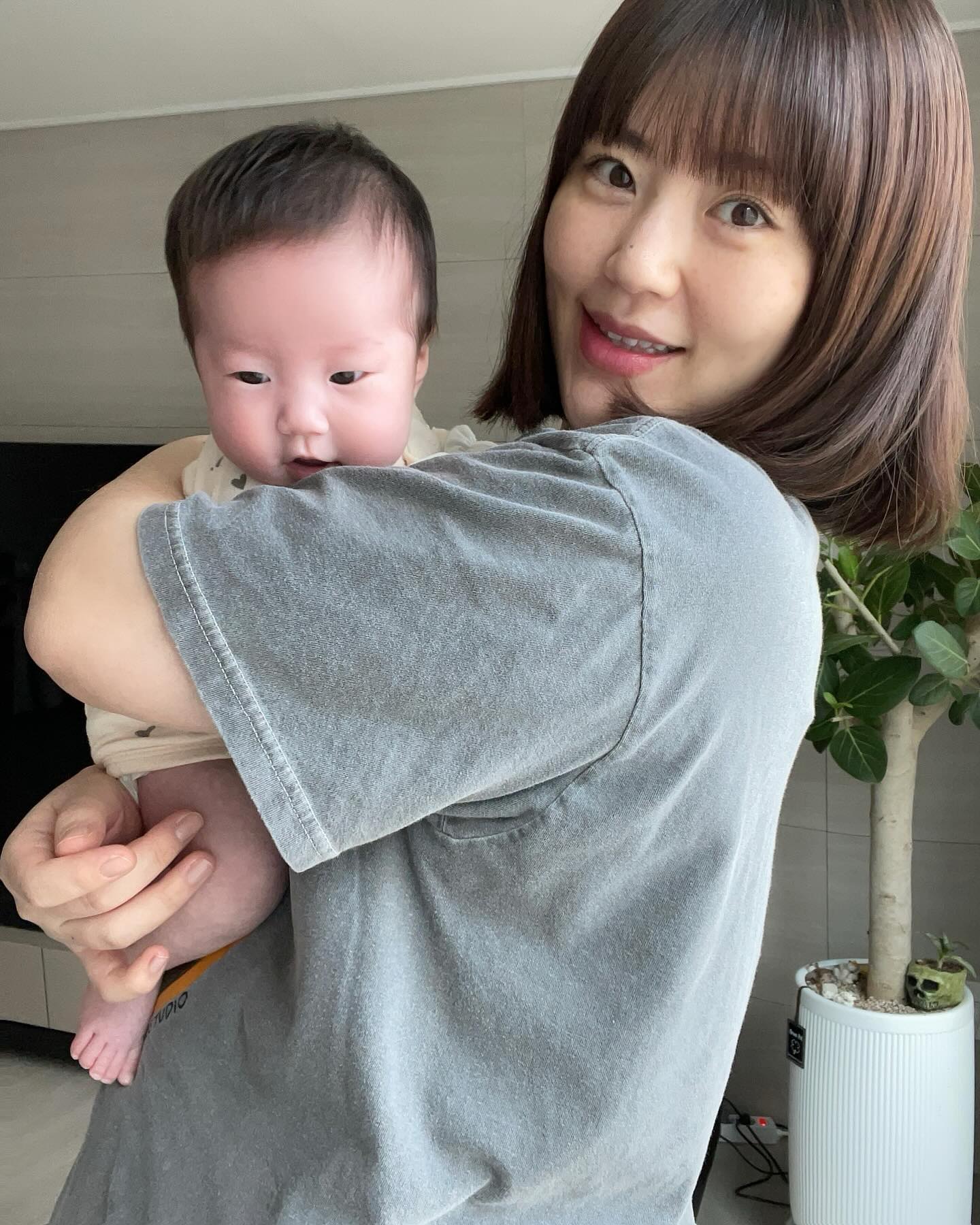 난 널 못자게 한적이 없는데 .. 낮잠 왜안자..? 

#육아일기 #맘소통