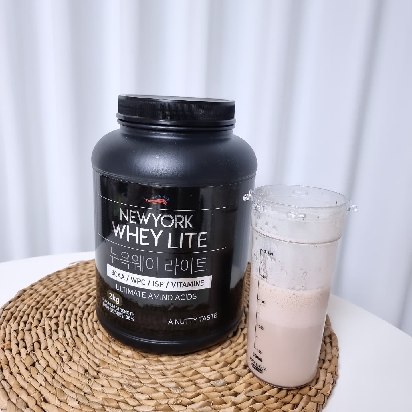 #협찬 nutritionfactory_official

운동 후 빠르고 강력한 복귀
뉴욕 웨이 단백질 보충제로 하고 있어요

국내 최초 포털 사이트 N사
헬스 보충제 부문 1위 달성! 

동물성 & 식물성 단백질을 한 번에 섭취할 수 있고,
용량대비 가성비가 뛰어나 많이들 섭취하는 제품이랍니다

에너지로 빠르게 전환하는 MCT 오일 첨가로
운동중에도 부족한 에너지 공급은 물론
11종의 비타민, 야채 10종의 부원료까지

신타와  옵티멈이 선택한 유청 단백질로
믿고 먹는 브랜드 인정!!

초코와 곡물맛이 은은하게 나서 아주 먹기 좋아요👍
뉴트리션 팩토리사의 다년간 노하우가 쌓인 깊은 맛과 풍미
맛도 좋고 갓성비 좋은 뉴욕웨이 라이트 아주 굿이에요

#단백질보충제 #단백질보충제추천 #프로틴추천 
#보충제 #오운완 #홈트