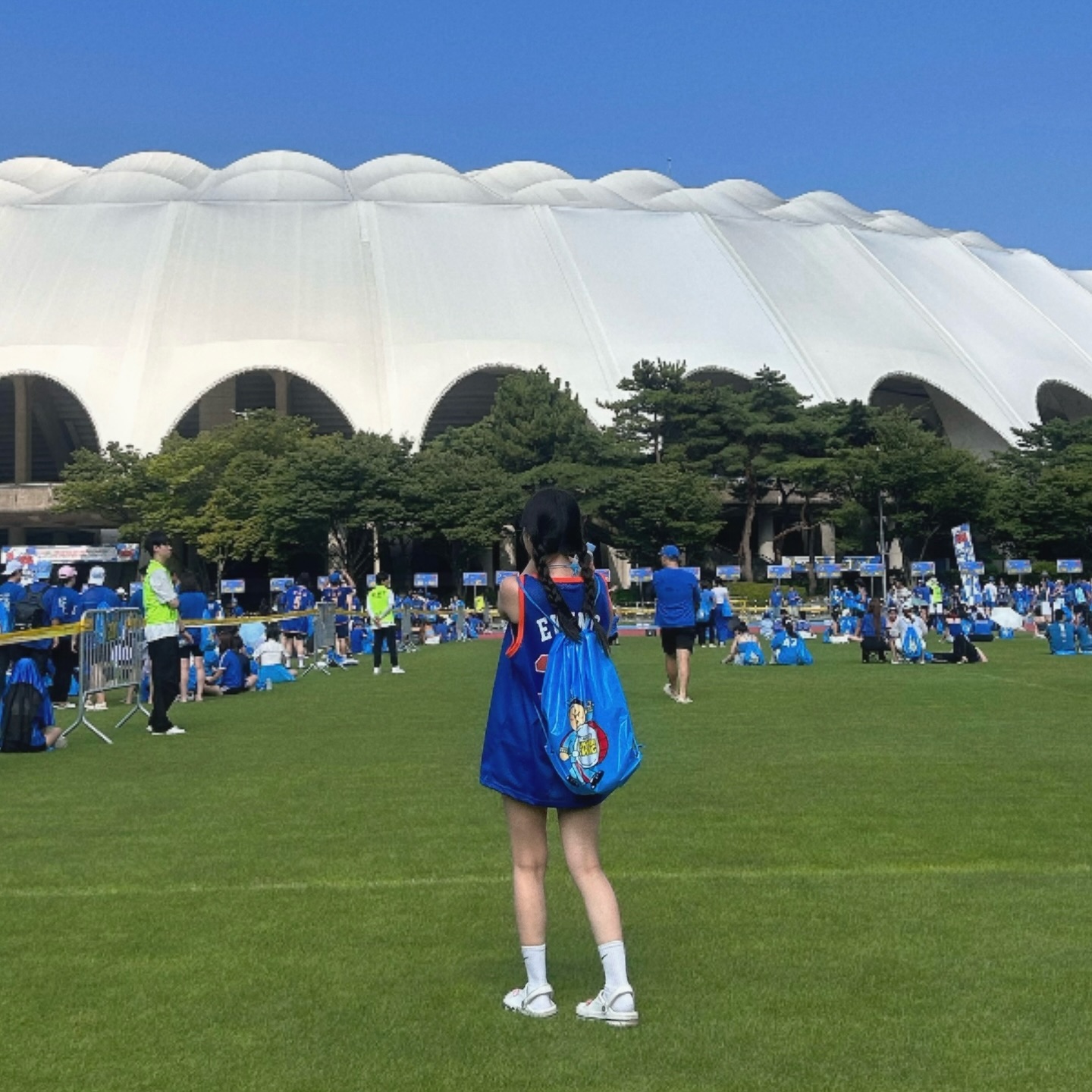 키 큰 콩나물들 사이에서 고군분투한 나 자신 기특해 ,ㅎ🧸
시간 가는 줄 모르고 너무 재밌게 즐겼당 💙🐬
싸이 덕분에 처음으로 ”나는 내가 좋아!“를 여러번 외쳤던 날☺️✌🏻
재미도 있고 감동도 있는 #흠뻑쇼부산 이었다 🎇

#부산2공#싸이흠뻑쇼#흠뻑쇼부산2024