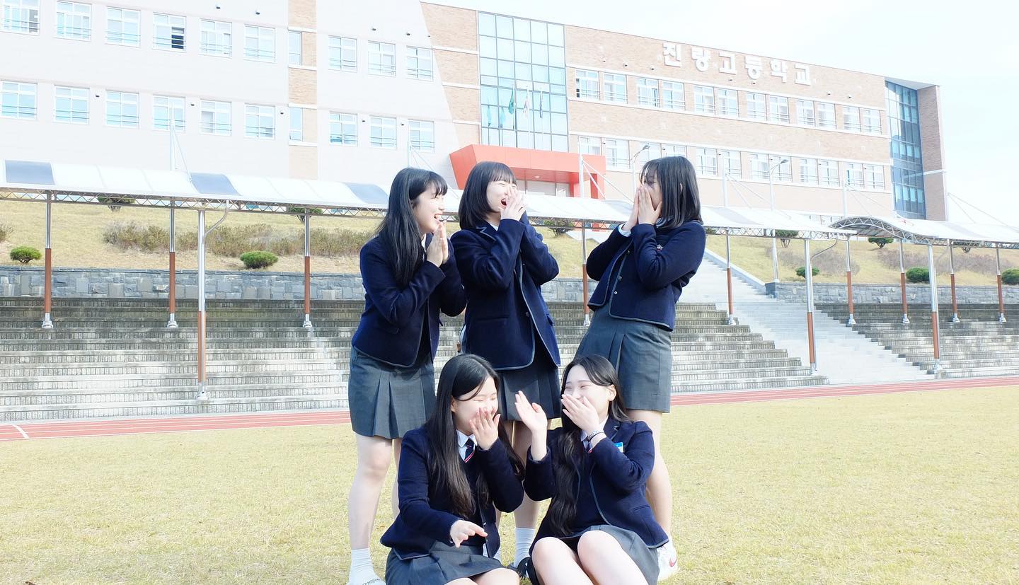 .
🤤💕

p.s. 사진은 박 민서가 최고다🦖