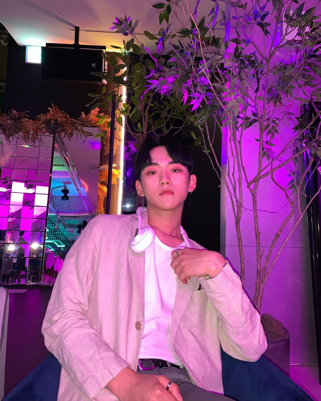 @mxxu_ng shared a photo on Instagram: “#협찬 2021 피네스토 넥밴드선풍기 2021년에 재출시한넥밴드선풍기입니다! 요즘너무더운데 지하철이나 이동할때 목에 이거 하나걸어주면 진짜 좋아요!! 디자인