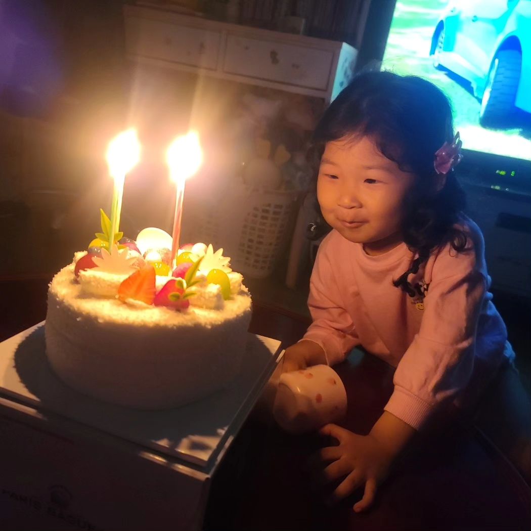 #폭풍업뎃중 
#4살공주님❤️ #생일측하해❤️ 
#항상이쁘고건강하게만💕 #사랑해공주야❤︎