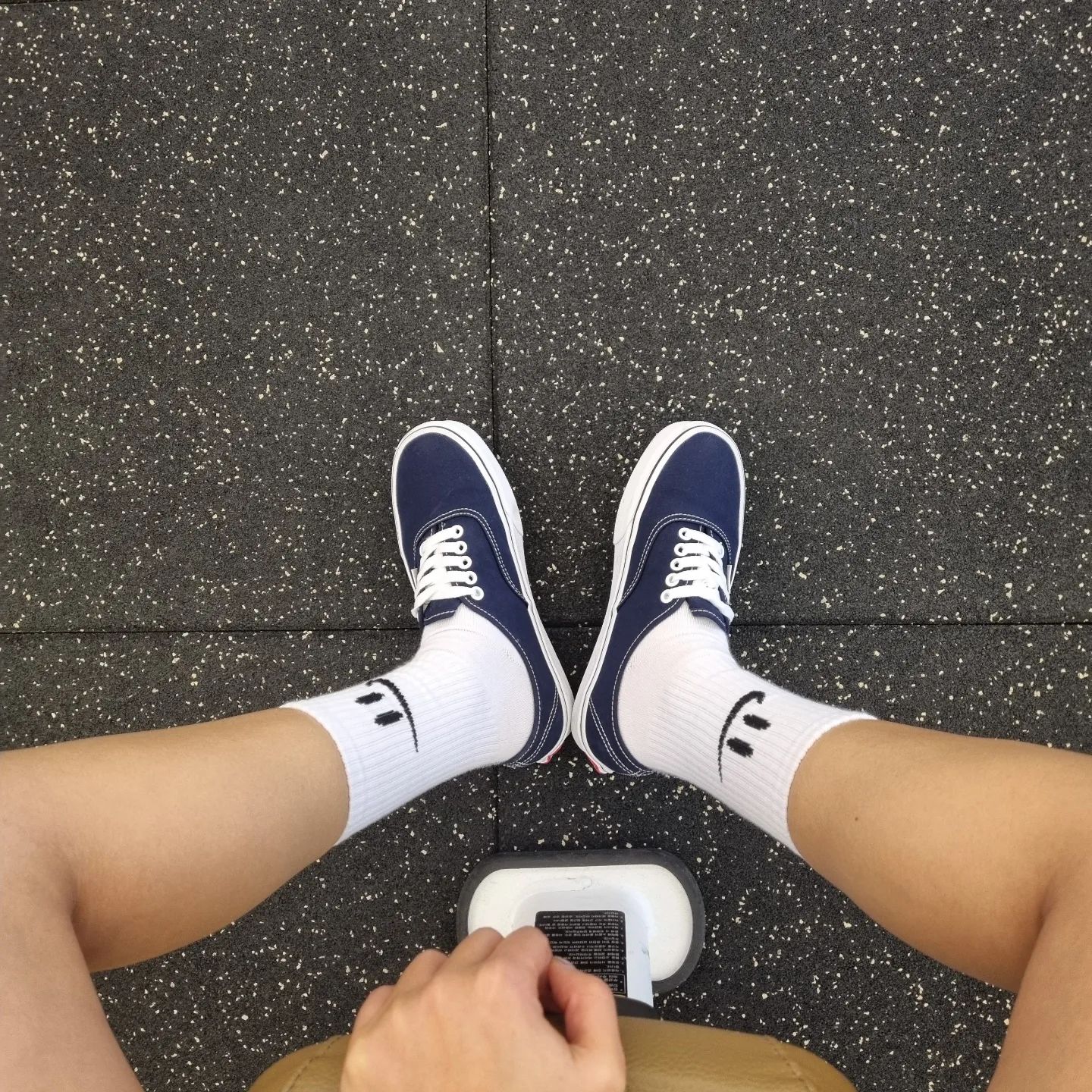 하늘 왜케 파랗니 
내 다리야 ... 힘내
 😇
