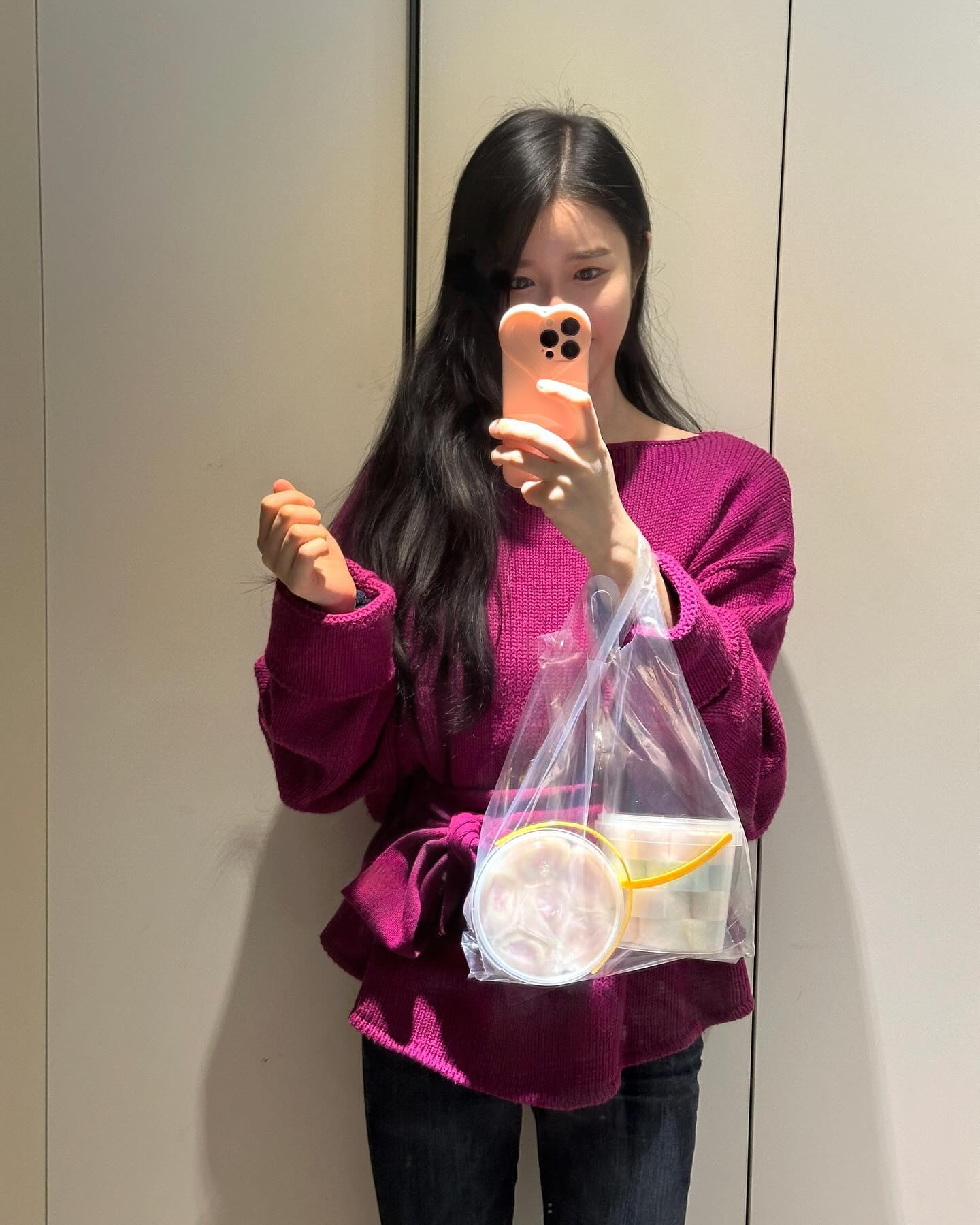 ٩( ᐛ )و 
⠀⠀⠀⠀⠀⠀⠀⠀⠀⠀⠀⠀⠀⠀⠀ ⠀⠀⠀⠀⠀⠀⠀⠀⠀⠀⠀⠀⠀⠀⠀ ⠀⠀⠀⠀⠀⠀
얏호! 주말끄읏! 안온이 등원 완료🤍
비록 오늘 집치운다고 하루 다 보내겠지만
그래도 고요한 이 분위기 너무 조타😎