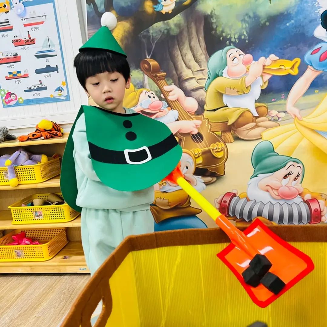 귀여운 초록난장이와 주유소직원💚