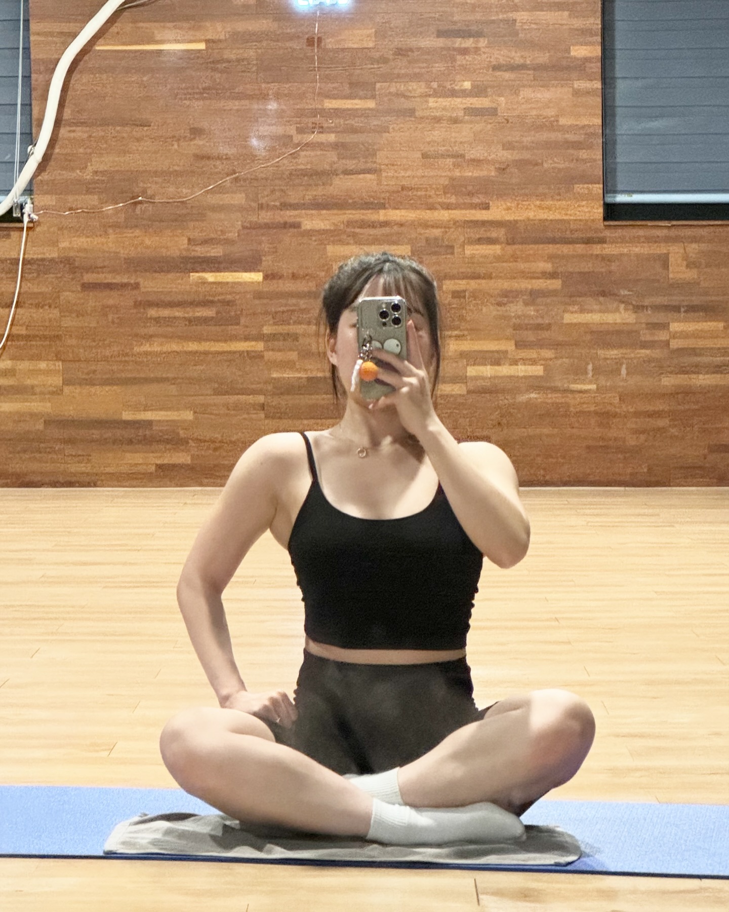4년전에 다니던 헬스장을 다시 등록했어요 ㅎㅎ
새록새록 기분이 이상하네요 🤭🤭