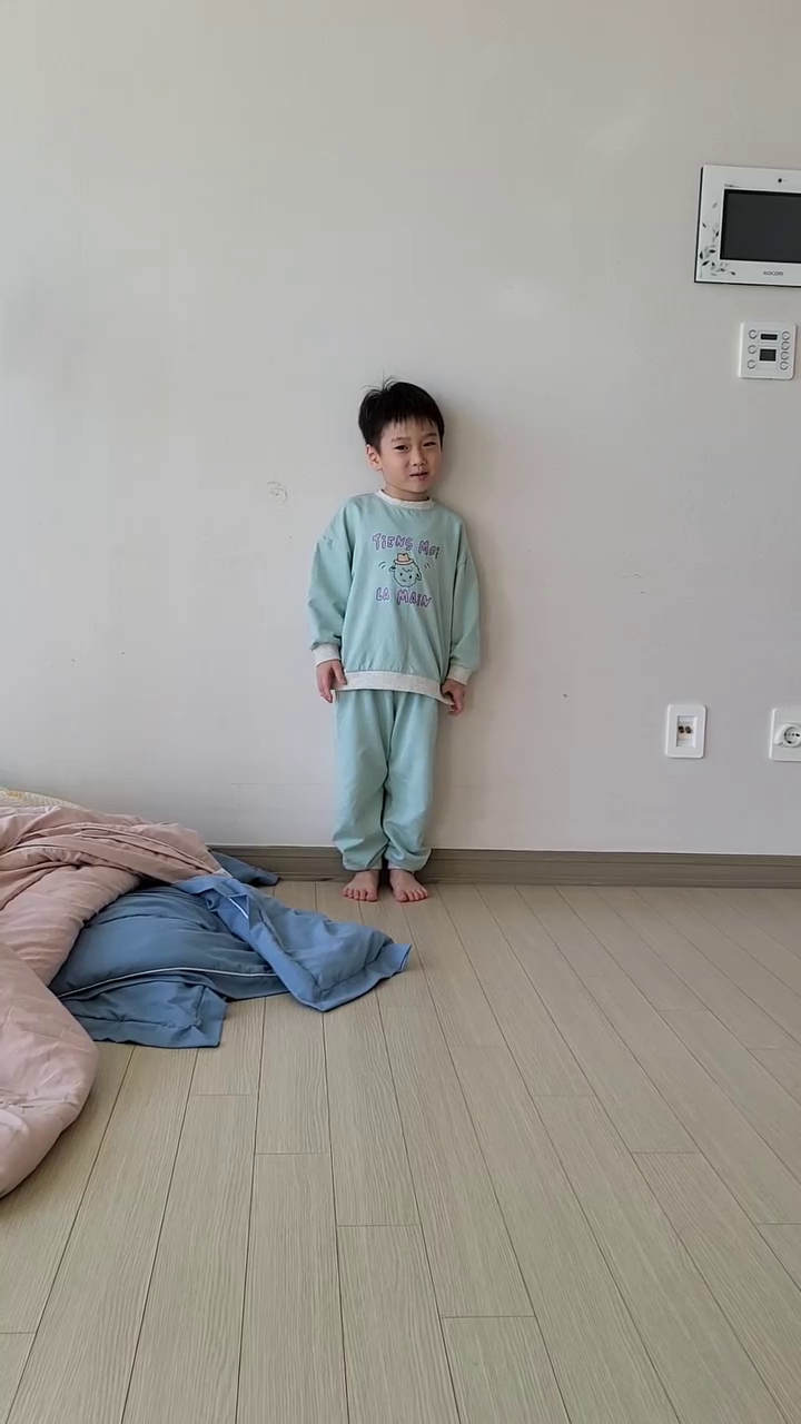 명절때 하준이 노래 #장기자랑 #핼로카봇 ㅋㅋㅋ 너무 #귀여워

#육아정보 #육아파파 #육아데디그램 #육아놀이 #육아일상 #육아그램 #아빠육아 #아빠와아들 #아빠스타그램 #쭈니브라더스 #쭈니아부지 #쭈니 #육아맞팔환영 #육아맞팔