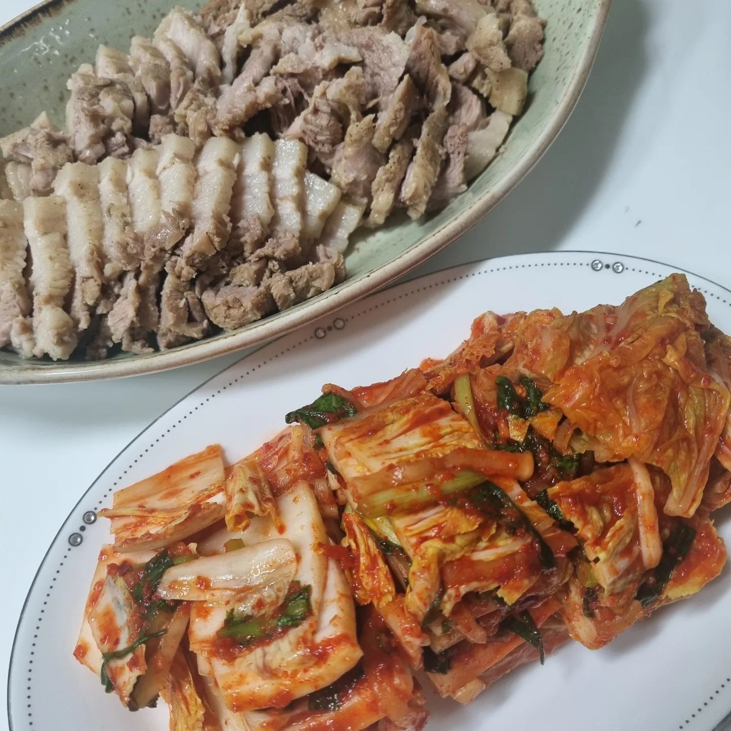 절임배추10kg로 첫 김장
김장김치에 수육은 빠질 수 없지~
#하이베타배추 #절임배추 #김장 #수육 #첫김장