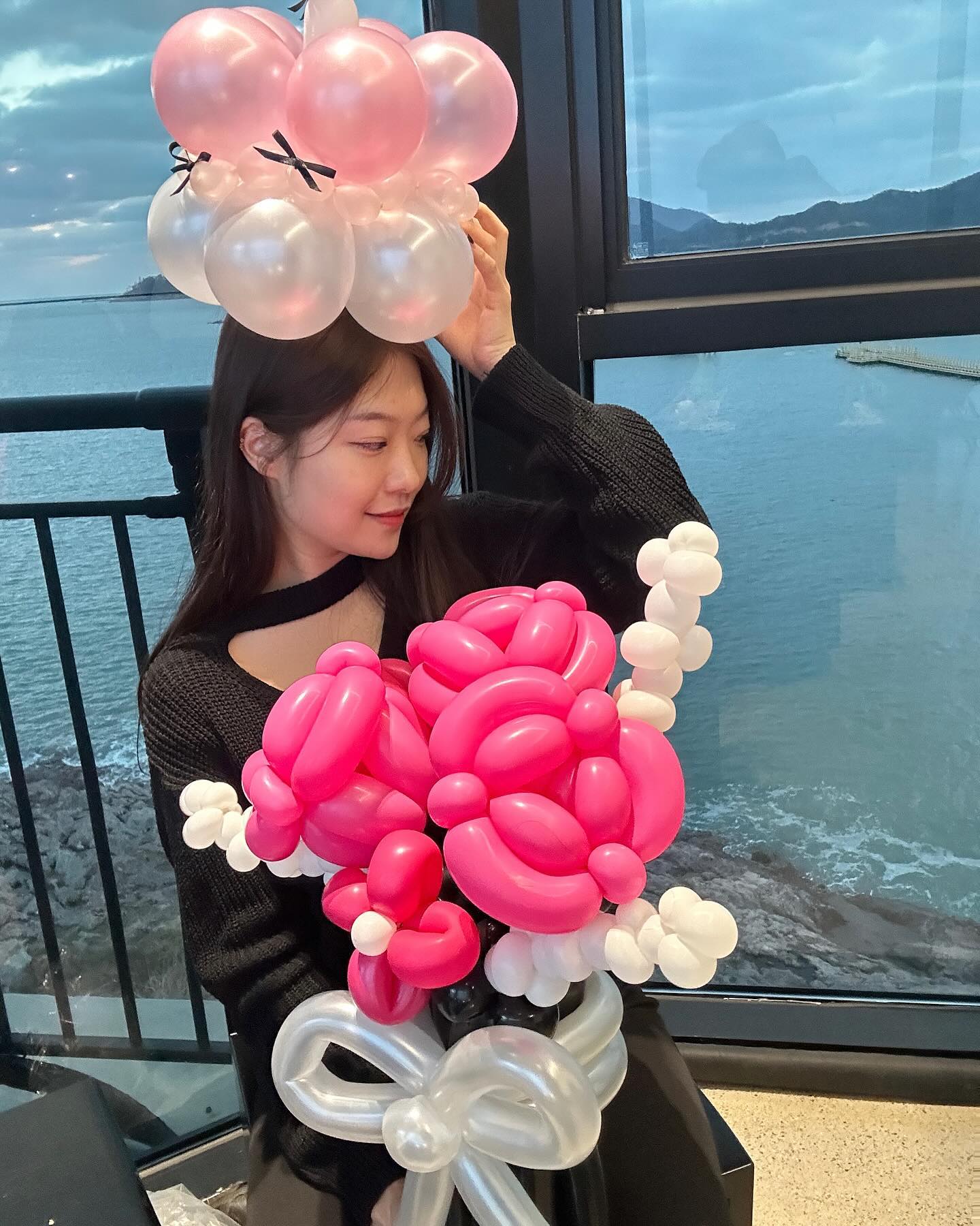 ray__balloon 💓🖤
꽃다발풍선과 케이쿠모자 로 완벽한 하루