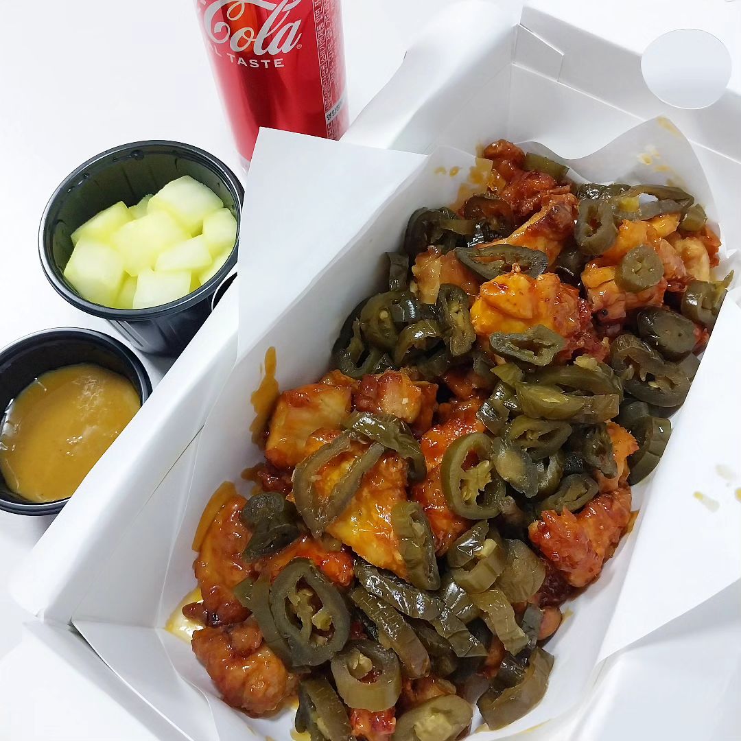 다음에는 뼈닭으로

.
.
#청운대맛집 #청운대치킨 #픽스치킨 #도화동맛집 #치킨 #칠리마요 #할라피뇨치킨 #할리피뇨