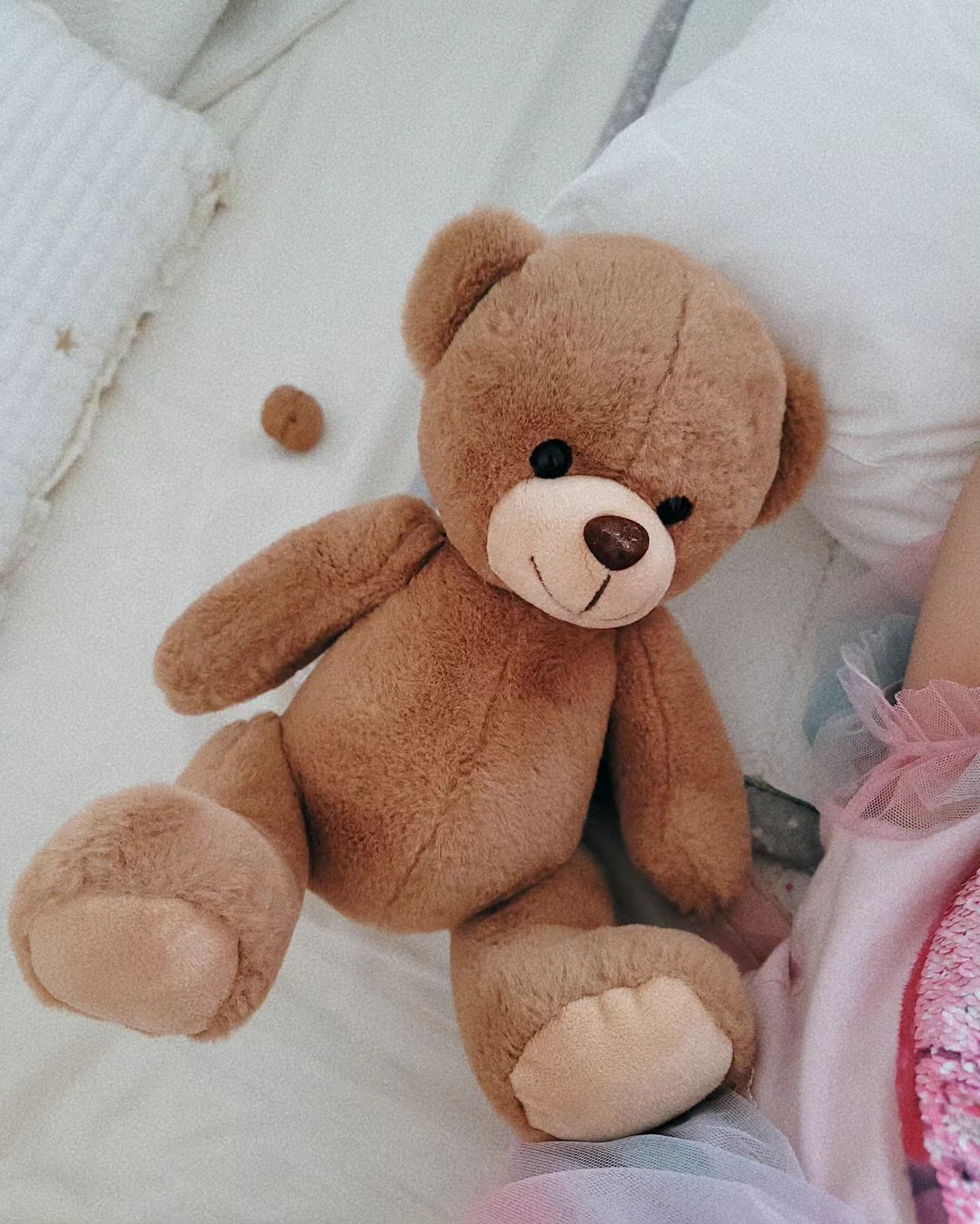 점점 클수록 느끼는건,
엄마 취향과 멀어진다는거..﹖

까슬거리는 걸 싫어해서 레이스 거들떠도 안 봤는데 어떤건 좋다고 입고 어떤 건 싫다고 1초도 안돼서 벗어던지는 설아씨 

# 그냥 인정하는 게 편한 길

#10육아06fri#육아소통#김포#인천#서울#육아#육아일기#육아기록#육아맞팔
#babygirl #baby #lovely #cute#선팔 #맞팔#소통 #소통해요 #딸스타그램#쥐띠#아기 #아기스타그램#베이비 #베이비스타그램 #베이비
그램 #베이비모델 #육아 #육아맘#육아소통 
#육아스타그램 #육아일상#물풍선#놀이#쥐띠맘