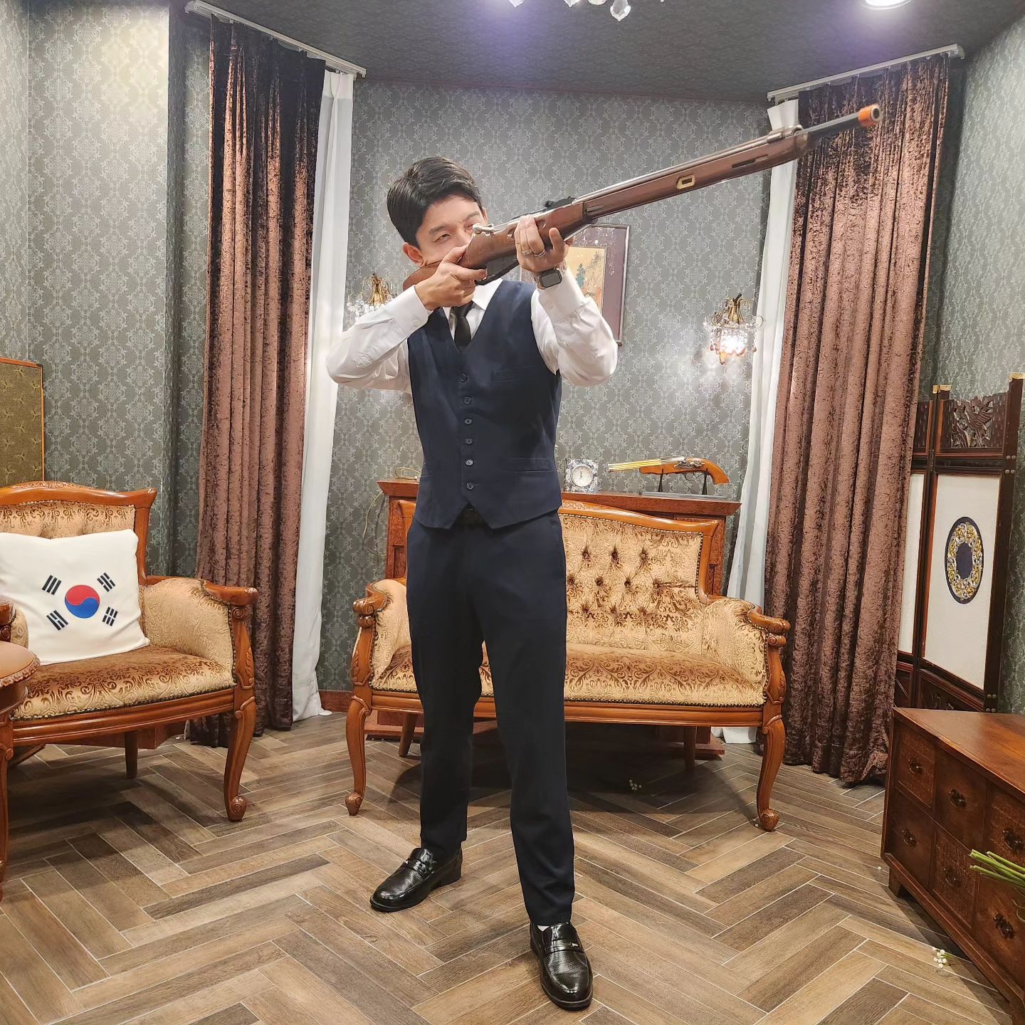 2023.10.3.화
❤ + 255
추석 특집 6일차

🧡 강남 점심 : 강남 불백 
💛 청와대 카페 : 유자차
💚 청와대 구경 (기념품 : 수건)
🩵 휴게소 간식 : 대(불고기버거 세트) , 단(매운 오징어 핫바)
💙 저녁 : 집밥