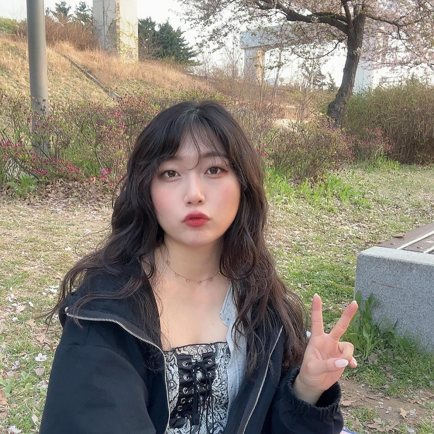 제가 머리를 뽂아봤슴매
삽살희 컴백➿

goksun_jaegun 

울쌤 채고💗 담에 머리할땐 캐나다에서🙃

#합정 #합정미용실 #히피펌 #젤리펌 #미용실추천 #곡선재 #한강 #벚꽃엔딩 #삽살개