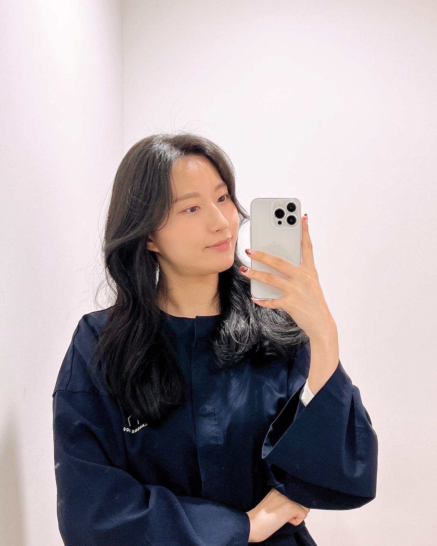 분명 미용실에서는 예쁘게 해주셨는데 말이지,
혹여나 손질 못할까 두번 ,세번 손질하는법도 알려주셨는데 말이죠?
난 왜 똥손인가

#차홍룸압구정점 #이경선디자이너 #그레이스펌 #압구정