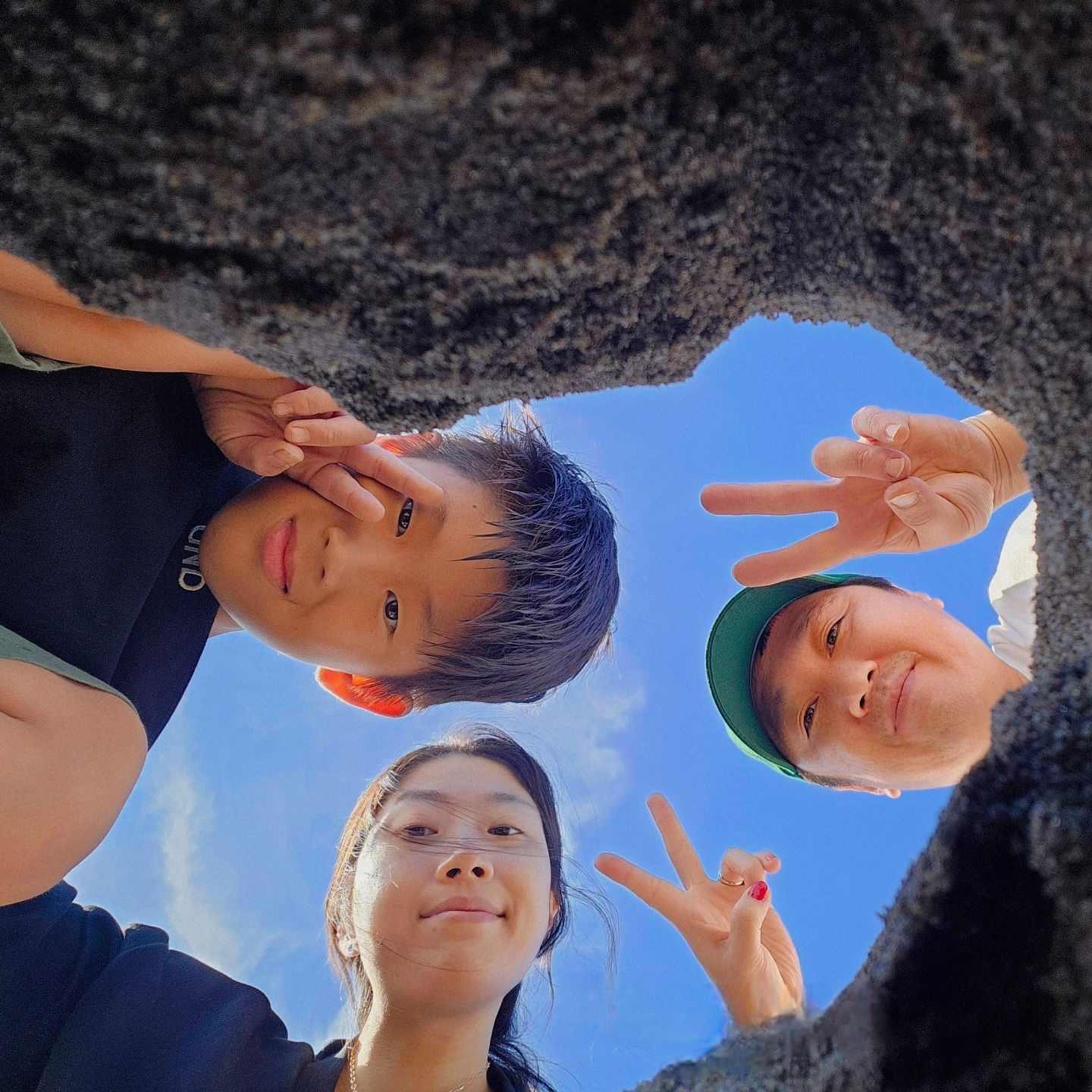 Am8:00
우리보다 30분 일찍 일어난 지환이가 만든 하트땅굴,

하트가 .. 귀엽ㅎㅎ
우리 지환이 덕분에 이런것도 찍어보네 :)
고마워 마이베이비💙