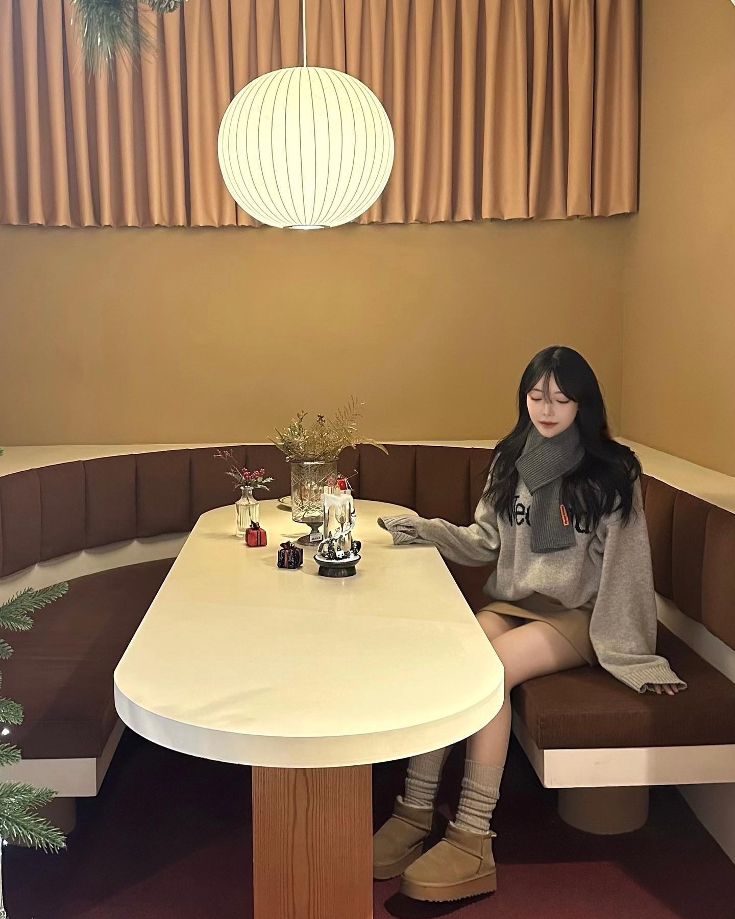 여긴 아직두 크리스마스❤️🧸🎄

#진심디자인
#당산카페
#穿搭日記
#韓國生活
#首爾咖啡廳