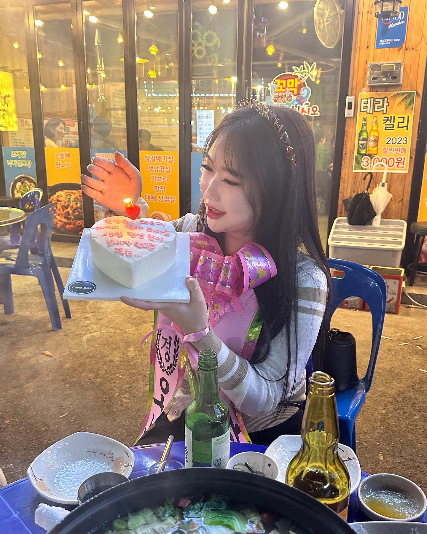 행복으로 꽉채운 잊지못할 슴여섯 생일두 안뇽 ♥
이번년두 내사람들이 쥬신 과분한 사랑에 보답하며 살게용 ღ•̥̑ .̮ •̥̑