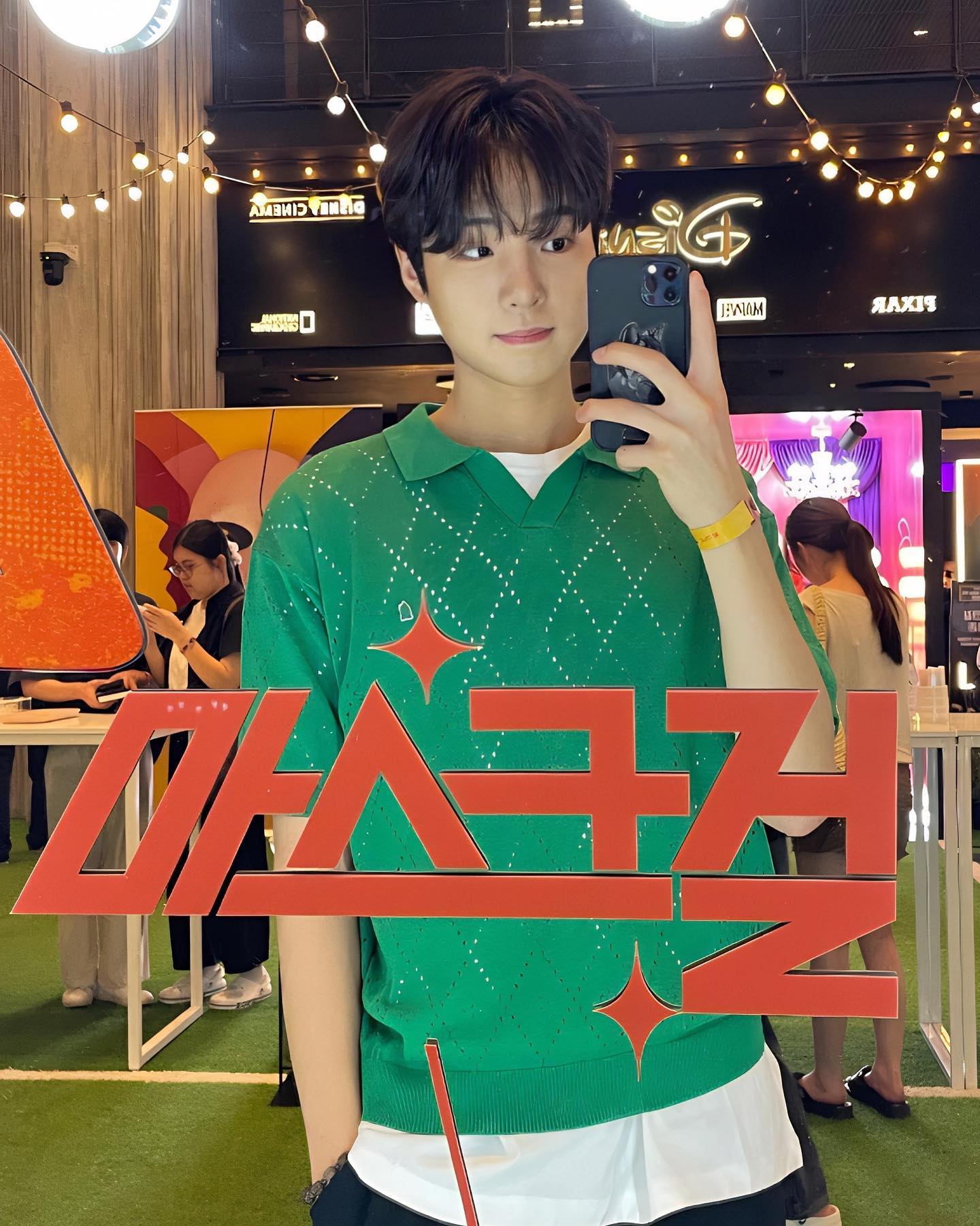 마스크걸이 마스크걸 했습니다… 정말재밌고 현실적이고 긴장감 넘쳐서 너무 행복한 시간이였어요 😭🫶
.

.
.
.
#넷플릭스 #마스크걸