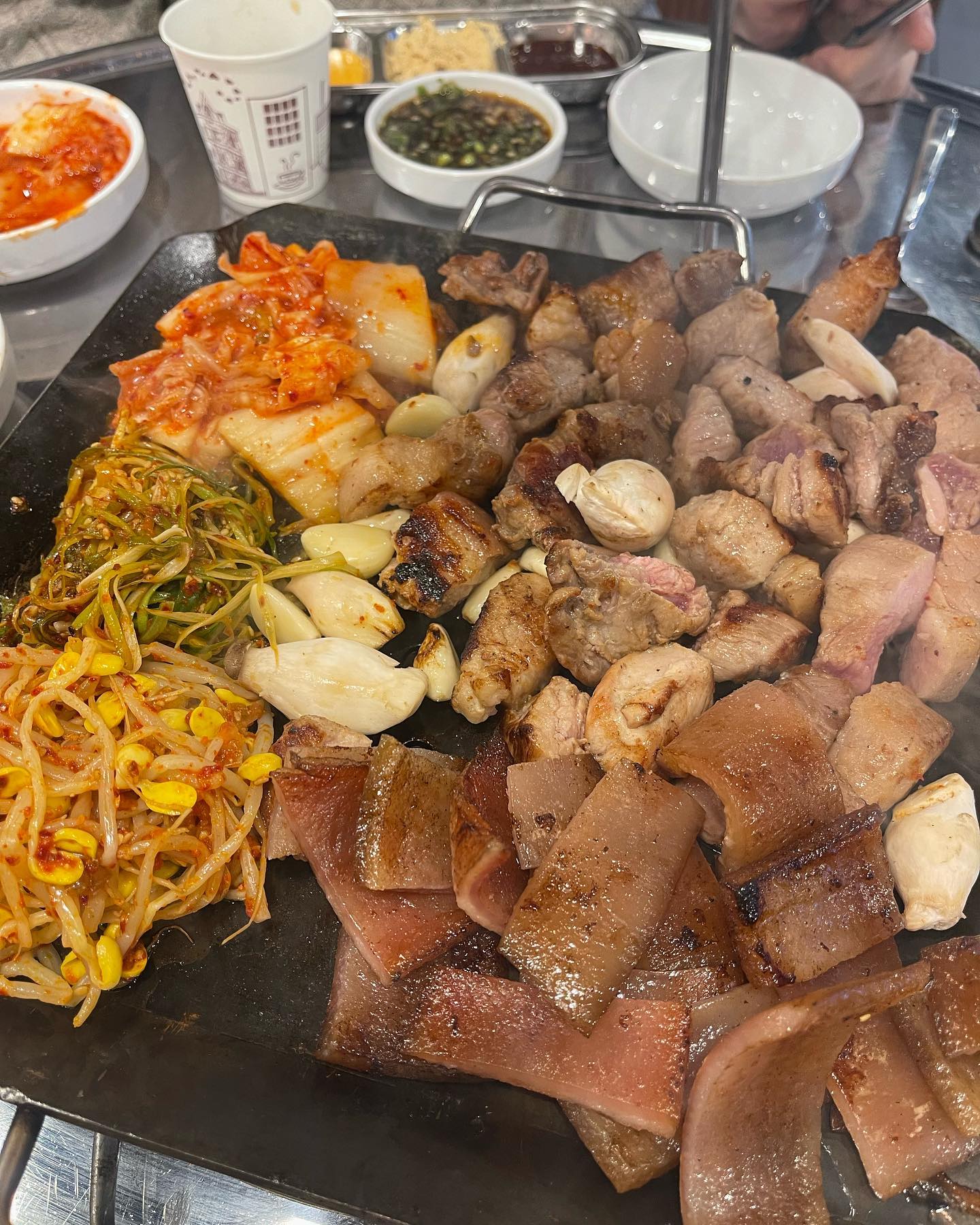 시지 뒷고기맛집, 평화김해뒷고기 대구시지점💛#협찬
1인분6,000원 가성비 좋은 뒷고기집이 시지광장에 생겼어요🤍
고기도 두툼해서 식감도 좋고 맛있어요💕 다양한 소스와 찍어먹으면 고기 순삭☺️💛
치즈 폭탄에 계란후라이 들어간 치즈김치볶음밥까지 필수💕
매장이 넓어 단체손님도 거뜬해요🤍
-
#대구 #시지맛집 #시지광장맛집 #신매광장맛집 #시지술집 #시지고기집 #신매동맛집 #신매동술집 #시지뒷고기 #신매역맛집 #카스타그램 #멍스타그램 #먹스타그램 #먹스타 #먹스타팔로우 #먹팔 #먹스타맞팔 #먹방 #lfl #like #likesforlike #fffffffffffffffffffffffffffffffffffffffffffffffffffffffffffffffffffffffffffffffffffffffffffffffffffffffffffffffffff #healthyfood #헬스 #야식 #맛스타그램 #경산맛집 #고산 #좋아요반사