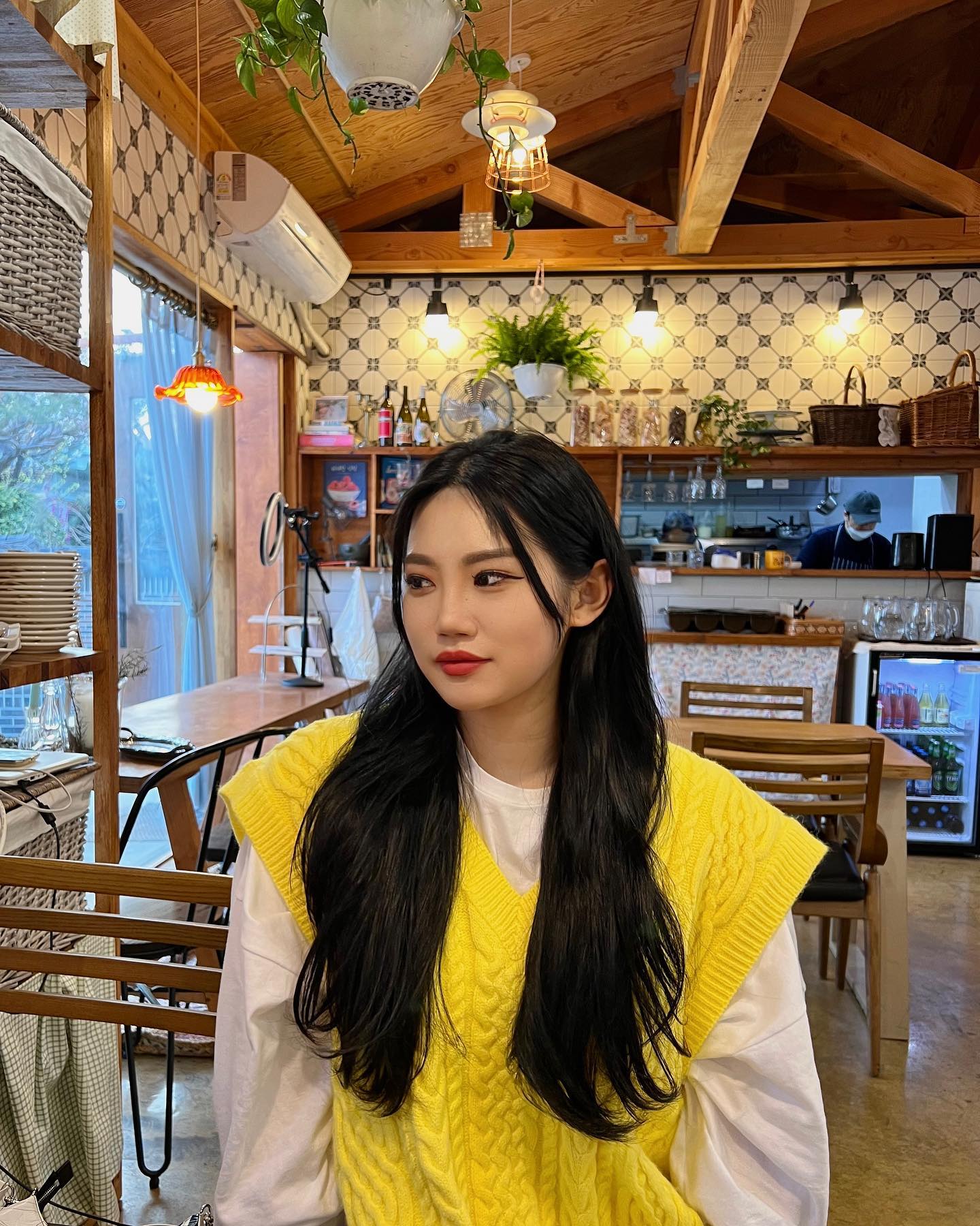 경주여행

.
.
.
.

#경주여행 #경주 #경주황리단길 #황리단길 #줄리스 #경주줄리스 #여행 #다이어트하는중 #음식구경 #음식냄새맡기 #2만보걸음 #2만보걸은날 #경주벚꽃 #경주맛집 #경주카페 #경주핫플 #경주데이트코스 #28살 #경주로컬맛집 #경주맛집투어 #봄나드리 #1박2일 #즐거운시간 #알찬여행 #행복 #🌸