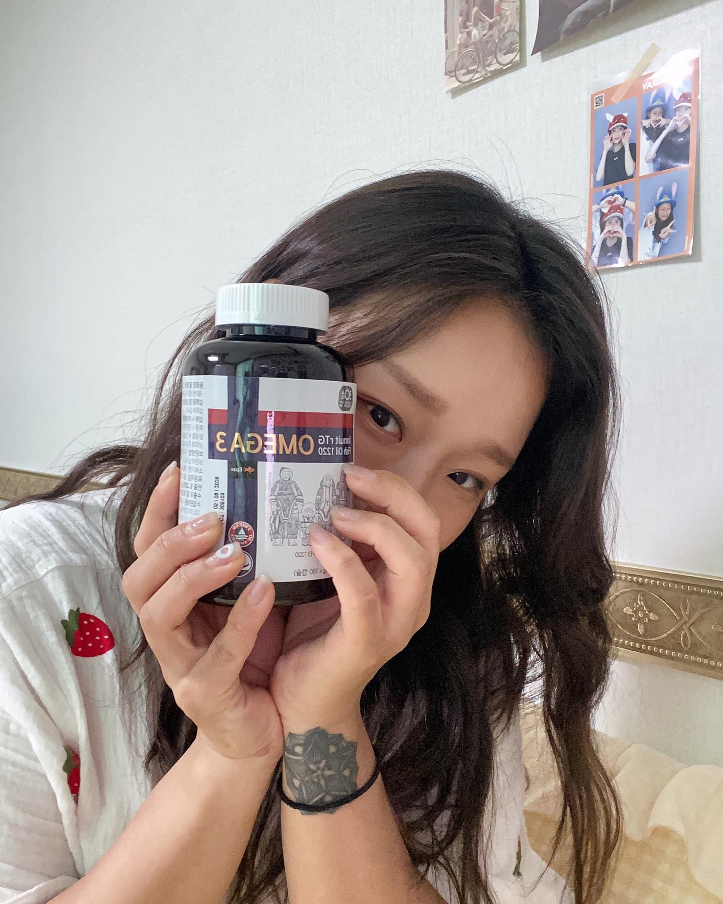 #제품협찬 pharmagen_365 

30년의 신뢰할수 있는 브랜드 파마젠에서 만든 이누이트 알티지 오메가3

✔️자연계 분자구조와 유사한 rTG형 이기때문에 순도와 흡수율, 체내 이용률이 높습니다
✔️오메가3 전문기업 EPAX사 원료 사용
✔️EPA 730mg, DHA 370mg 함유

DHA는 눈의 망막을 조직하는 주요성분이며 EPA및 DHA 함유유지는 건조한 눈을 개선하여 눈 건강에 도움을 줄 수 있습니다•ܫ•

깔끔한 포장과 인쇄되어있는 이누이트 그림이 귀엽네요😋
이제 30대중반을 바라보면서 영양제를 챙겨보려하는데 먹기좋은 투명한 캡슐이라 거부감 없이 잘 챙겨먹을수 있어서 만족했습니다👍🏻

#파마젠오메가3 #오메가3 #건강기능식품 #오메가