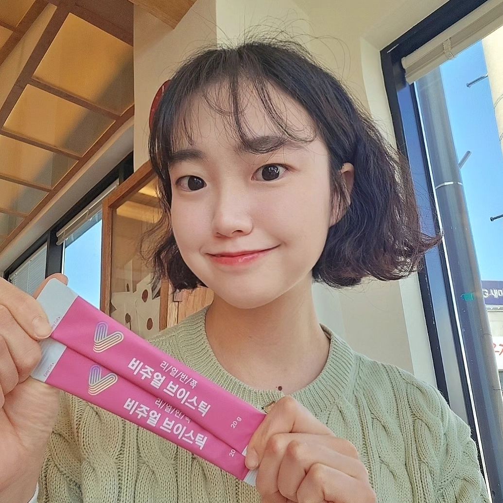 제가 요즘 피부도 좋아지고 자신감 up!
 (공구) 라인도 좋아졌죠?

운동도 중요하지만 먹는 것도 진짜 중요해요 !!!
하루에 한포로 편하게 챙기는 이너뷰티 챙기면서
도움을 받는 것 같아요 
하나로 챙기는 이너뷰티 대세 브이스틱

💕내일 중요한 미팅이 있으면 오늘 꼭 드세요 
💕내일 라인 관리가 필요하다면 꼭 드세요 
💕짠거 많이 먹은날 꼭 드세요 

매일 챙기면 달라지는 나를 볼 수 있을 거에요 !

꽃양이의 공구 특가 
★2박스 정가 56,000원 / 공동구매 특가 40,800원 27%세일
★4박스 정가 112,000원 / 공동구매 특가 79,900원 29%세일

2박스 구매하면 4포추가증정 ^^!
완전 대박이죠 

프로필 링크에서 구입 가능해요 
https://smartstore.naver.com/ctk/products/9950385792

<네이버 스마트 스토어> 알림받기 신청하시면
10% 추가 할인까지 (대박 👍👍👍)

#V_STICK #TOP배우픽 #브이라인 #젤리타입 #쫀득탱탱 #비주얼스틱 #하루한포 #라인케어 #짠음식 #성형관리 #성형후관리 #붓기 #잉여수분제거 #뷰티템 #자기전에한포 #붓기관리템추천 
#붓기빨리빼는법 #얼굴라인 #턱선 #중요한날 #인싸템 #뷰티핫템