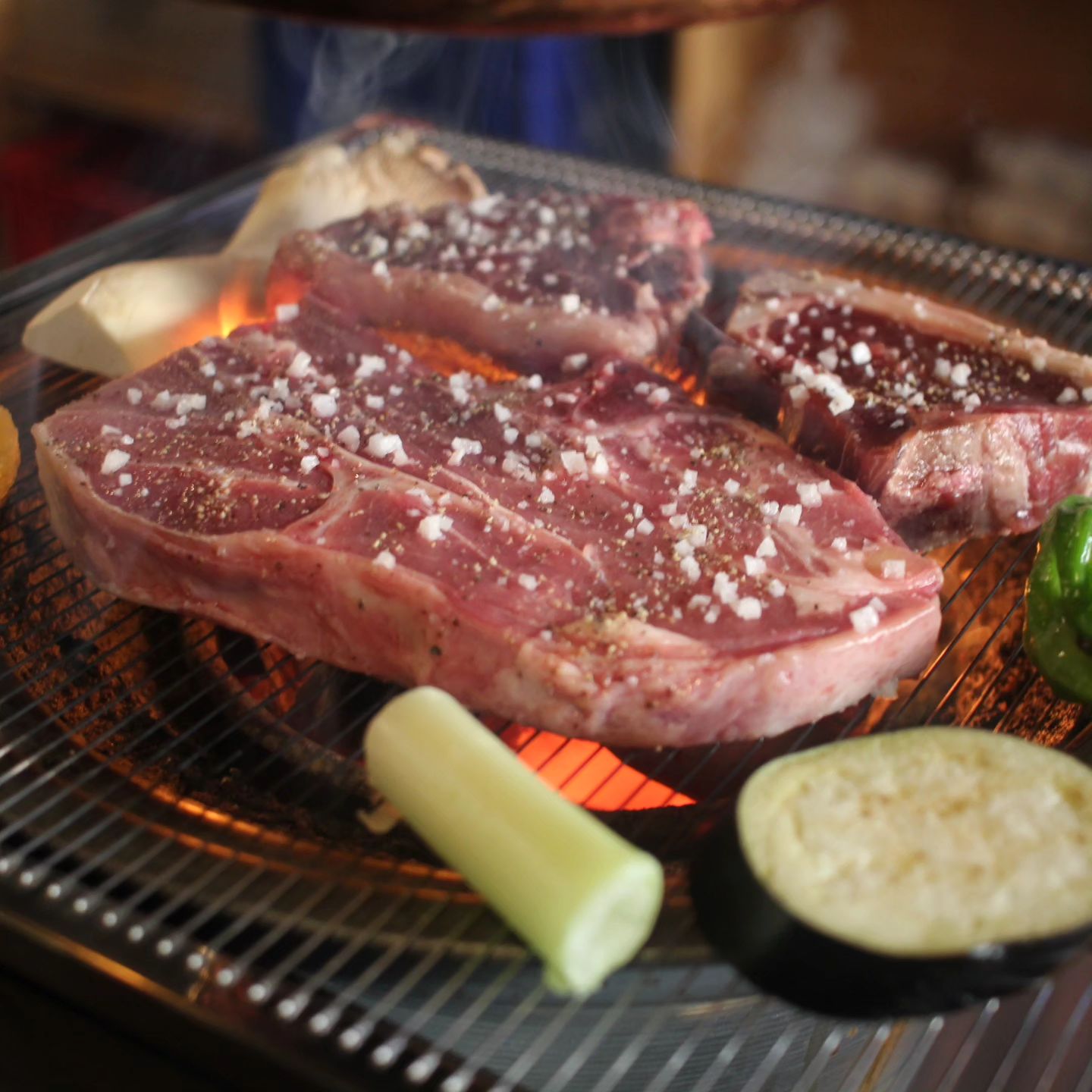 #협찬 #라무야끼 #민락동맛집

의정부 민락동에 위치한 양고기맛집 라무야끼 민락점에 다녀왔습니다!
질좋은 양고기는 물론 양갈비와 양티본을 무한으로 즐길 수 있는 라무야끼!
하이볼을 포함한 다양한 주류를 저렴한 가격으로 무한으로 즐길 수 있는 이벤트까지❤️❤️
양갈비와 양티본 모두 질이 너무너무 좋고 육즙이 풍부해서
마지막 먹는 한점까지 부드럽고 맛있게 즐길 수 있었습니다❣️❣️
의정부양갈비맛집을 찾으시는 분들은 라무야끼 민락점 강추드려용🤭🤭

🍖 라무야끼민락점
🍖 031-851-3246
🍖경기 의정부시 오목로225번길 6-3 1층(민락동)

#라무야끼민락점 #라무야끼 #의정부라무야끼 #의정부양갈비 #의정부양갈비맛집 #민락동양갈비 #의정부양고기 #의정부양고기맛집 #의정부양고기무한리필 #양고기무한리필 #양고기맛집추천 #맛집추천 #의정부맛집