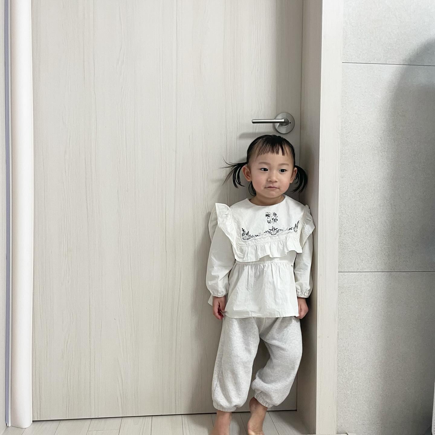 내 미니미👶🏻

너랑노는게 제일재밌어🫶🏼
왜이렇게 웃기고귀여운지ㅋㅋㅋ
하루종일 쉴틈없이 쫑알쫑알
상황극도 참 좋아하는 꼬맹이