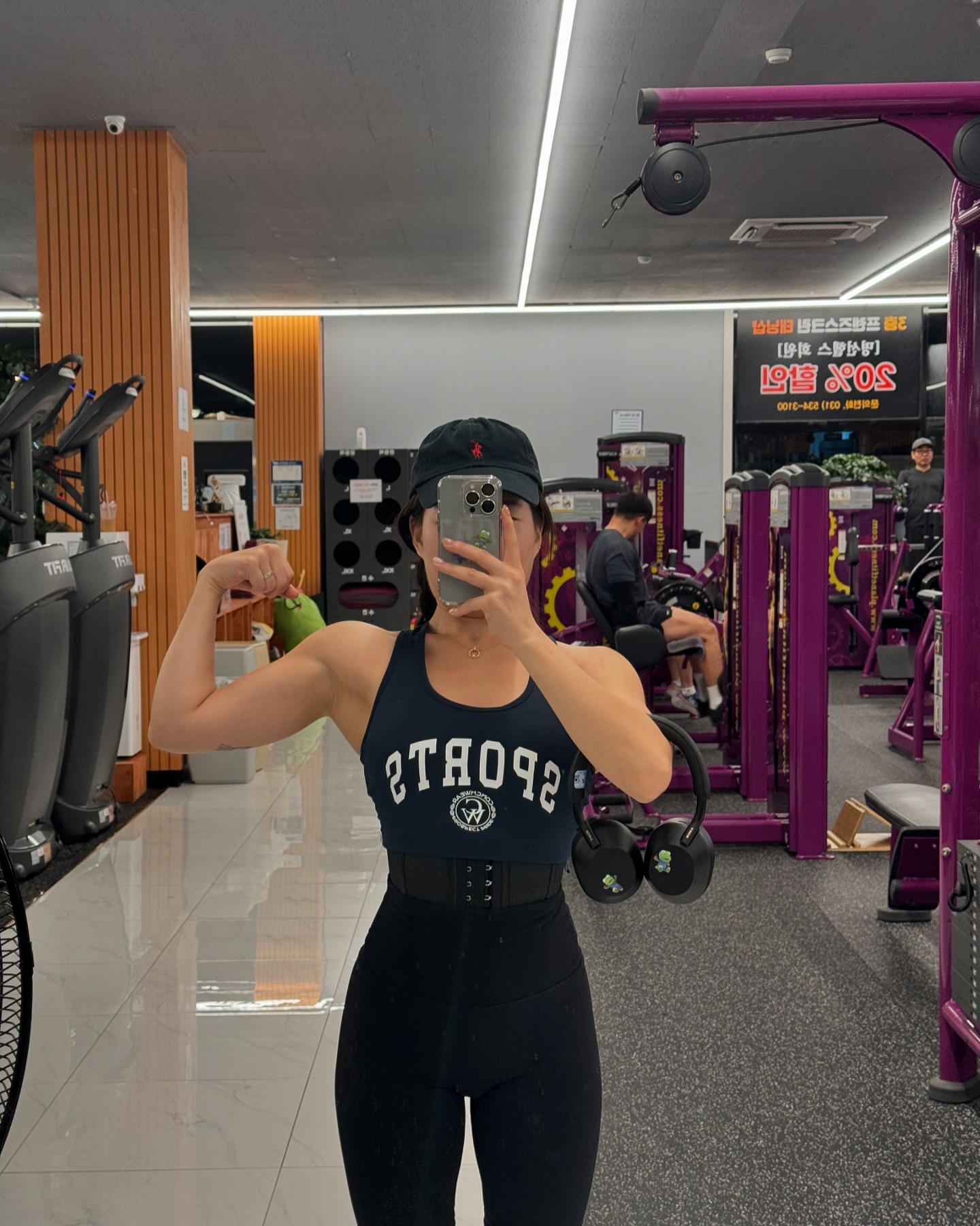 열심히 하다보면 어느순간 좋아져 있겠지 
푸하하😊😊
같은 동작이라도 나에게 맞는 각도를 찾으며 운동하는 중이에요
재밌지만 할수록 어려운 등운동🥲