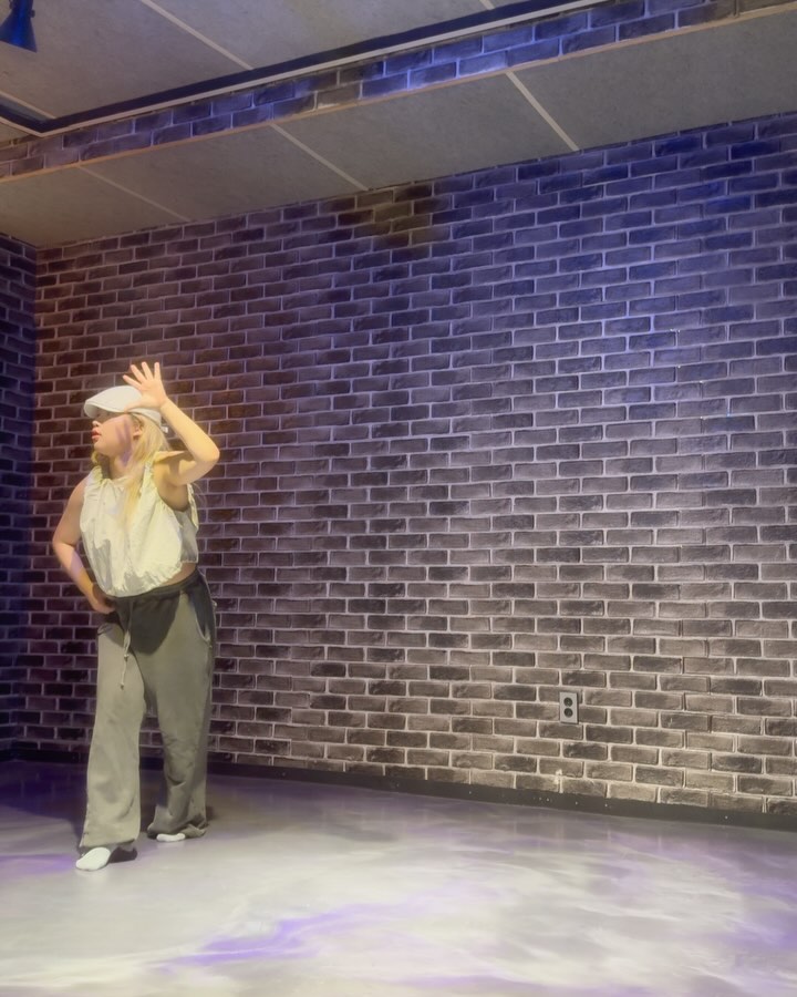 어느새 저질체력이된 나지만 헐랭한 재미가 또 ㅎㅎ🕊️
.
.
.
.
.
#freestyle #dance #practice