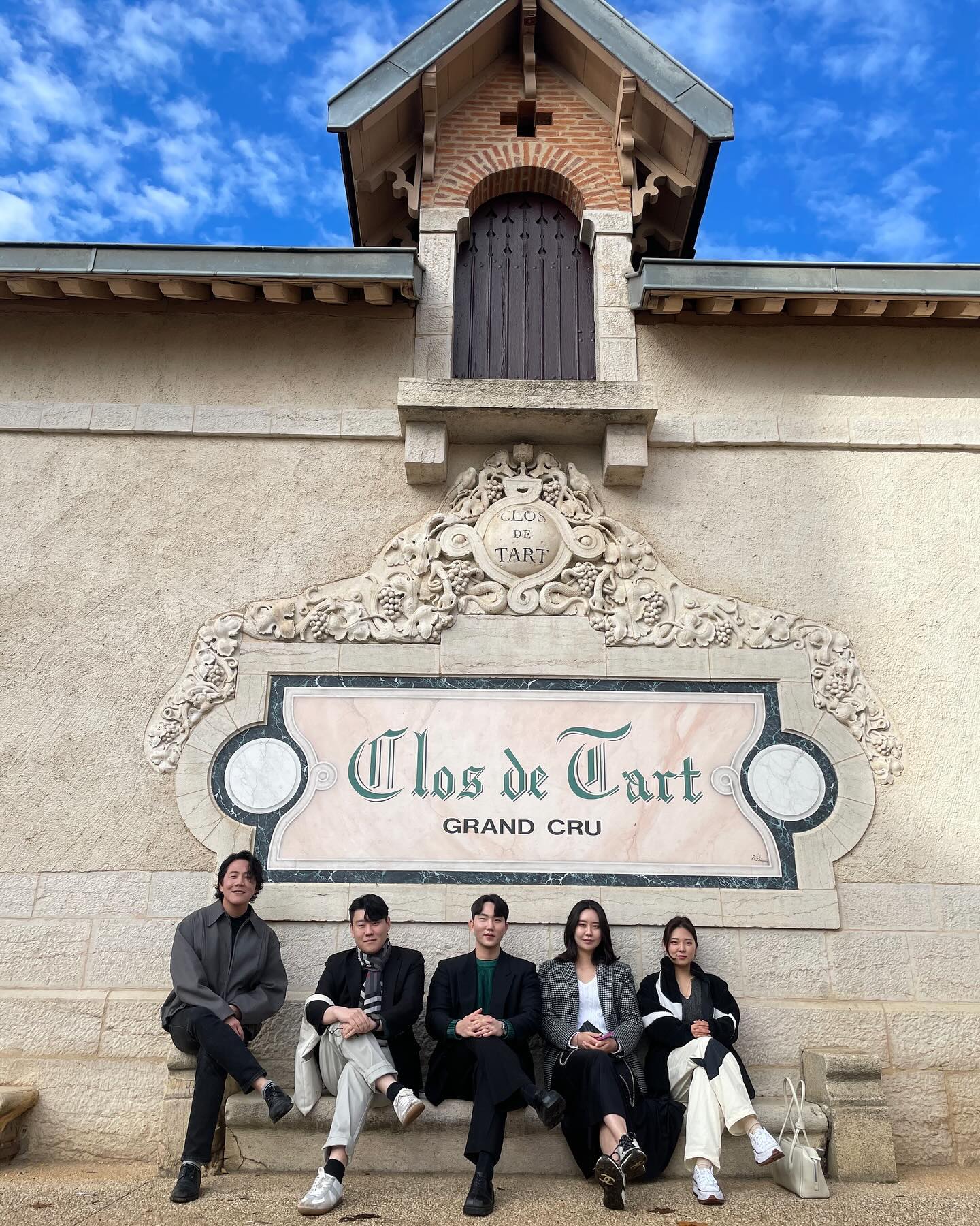 🇫🇷 2023.11.08

1. Clos de Tart 
2. Domaine Petit Roy
3. Bizot 
4. Millet-Grand
+Romanee Conti