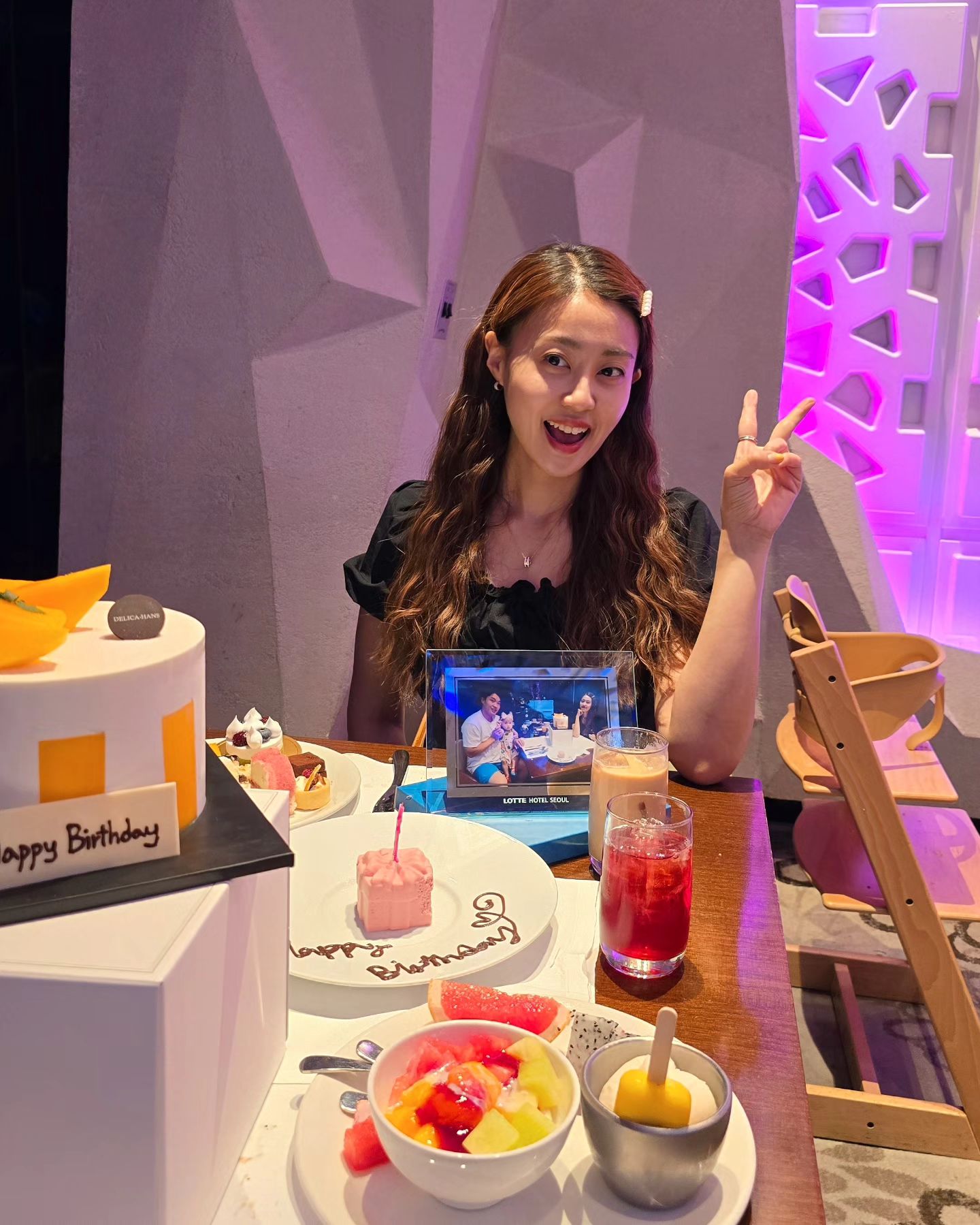 우리 셋만의 생일파티는 롯데호텔 라세느에서🖤
더브리님 친구의 호텔vvip찬스로 특별한 대접 받고 왔네요🥲✨
서비스 최고 맛도 최고 또 가야징💕