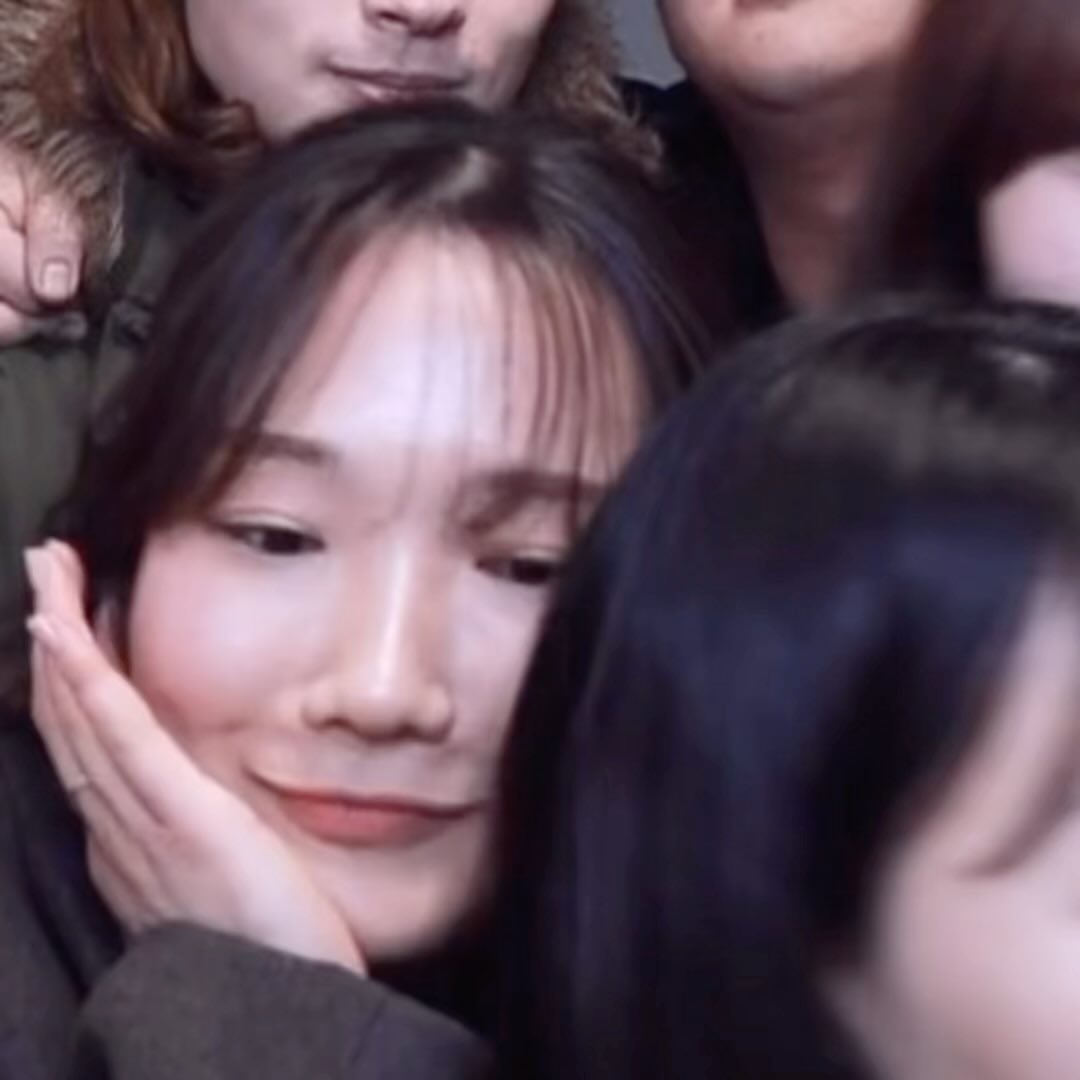 2023년의 멋진 나 vlog
늙은 나이에 세상 밖으로 나와서 제가 살던 곳이 햇살 가득한 귀엽고 아름다운 정원이었다는 걸 깨달으며 감사함도 느끼고, 이것저것 많이 맨날 사고치고 해결하며 앞으로의 방향도 단단히 잡으면서 안그래도 넘치는 자기애가 철철 넘쳐 흘러 넘쳤던 한 해였습니다. 
새해에는 몸도 마음도 무럭무럭 자라서 우리 모두 자신에게 ‘멋진 나’를 마음껏 말해주는 건강한 한 해가 되었으면 좋겠습니다 🌱🌳 다들 행복하쟈!!!!!

This is a vlog that summarizes my 2023 and most of them are memories w/ ma lovely sweet Starbucks members🫶🏻🫶🏻 I felt happy again while editing these videos today:) I hope you guys all have a great time for remaining 2 days at the end of this year and be happier next year🪽💚💚💚